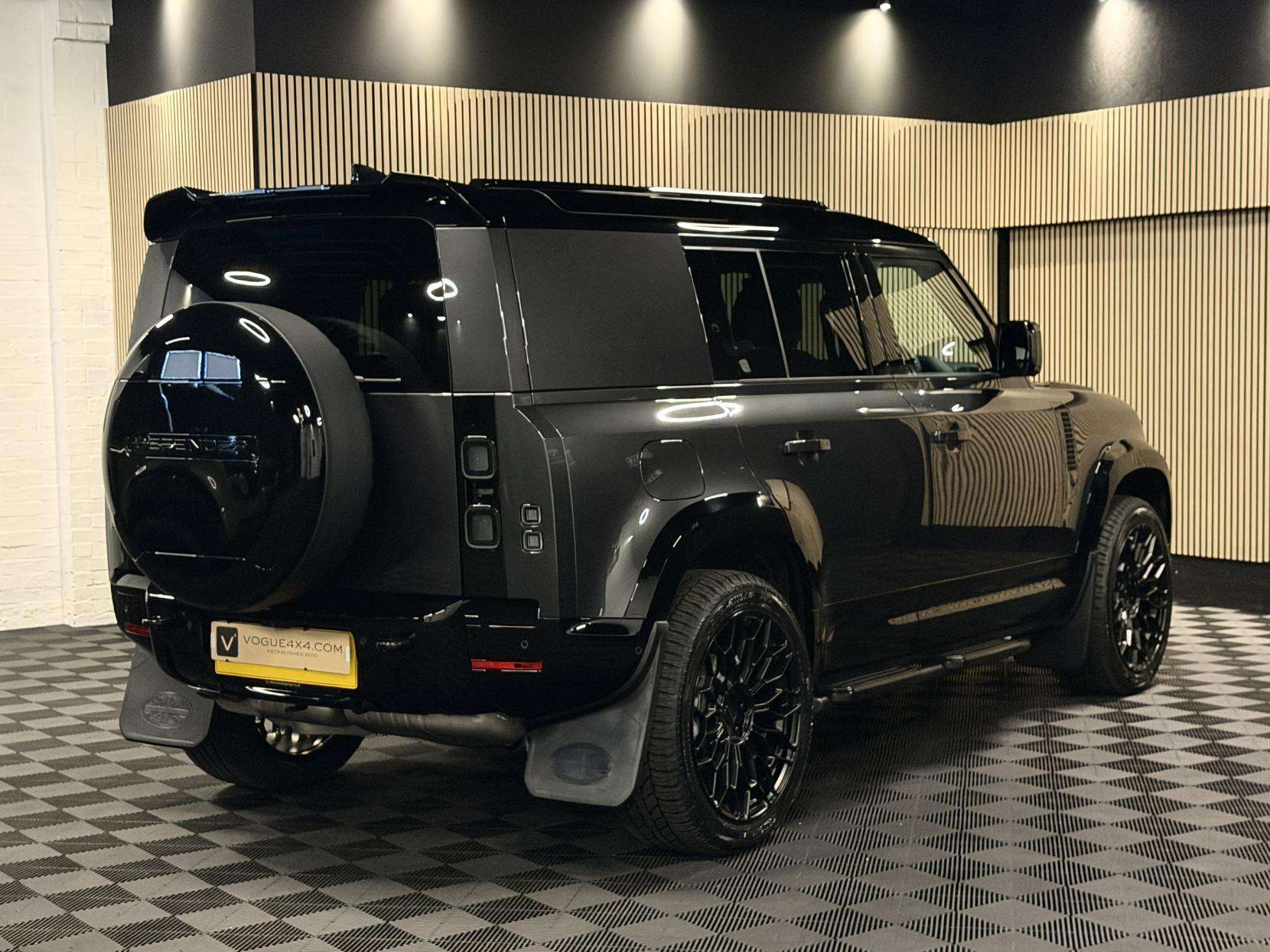 A 2026 LAND ROVER DEFENDER 110 3.0 D250 MHEV X-Dynamic SE Hard Top SUV 5dr Diesel Auto 4WD MWB Euro 6 (s/s) (249 ps) A 2026 LAND ROVER DEFENDER 110 3.0 D250 MHEV X-Dynamic SE Hard Top SUV 5dr Diesel Auto 4WD MWB Euro 6 (s/s) (249 ps)