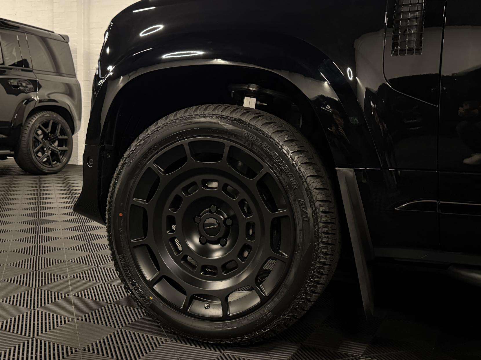 2025 LAND ROVER DEFENDER 90 2025 LAND ROVER DEFENDER 90