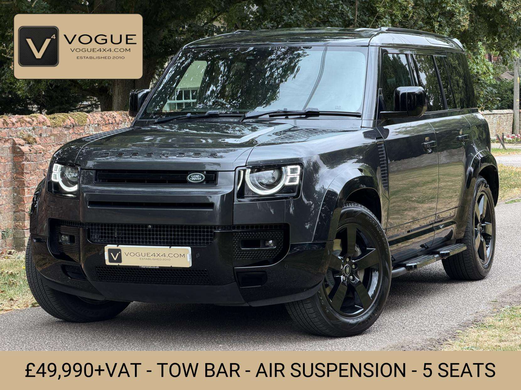 A 2022 LAND ROVER DEFENDER 110 3.0 D300 MHEV HSE Hard Top SUV 5dr Diesel Auto 4WD MWB Euro 6 (s/s) (300 ps) A 2022 LAND ROVER DEFENDER 110 3.0 D300 MHEV HSE Hard Top SUV 5dr Diesel Auto 4WD MWB Euro 6 (s/s) (300 ps)