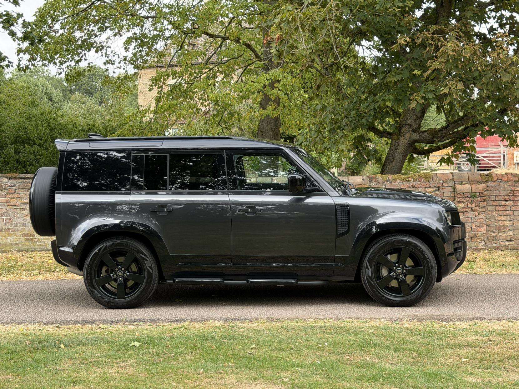 2022 LAND ROVER DEFENDER 110 2022 LAND ROVER DEFENDER 110