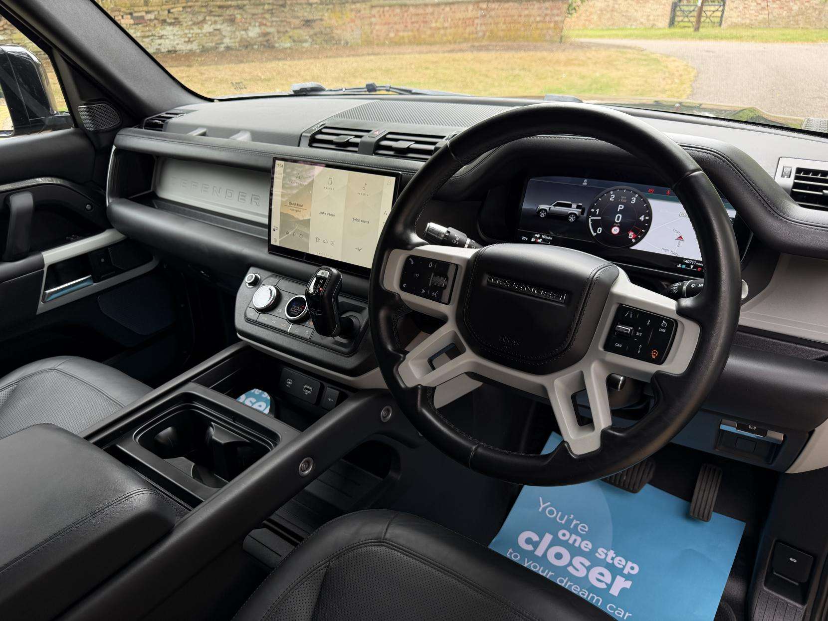 A 2022 LAND ROVER DEFENDER 110 3.0 D300 MHEV HSE Hard Top SUV 5dr Diesel Auto 4WD MWB Euro 6 (s/s) (300 ps) A 2022 LAND ROVER DEFENDER 110 3.0 D300 MHEV HSE Hard Top SUV 5dr Diesel Auto 4WD MWB Euro 6 (s/s) (300 ps)