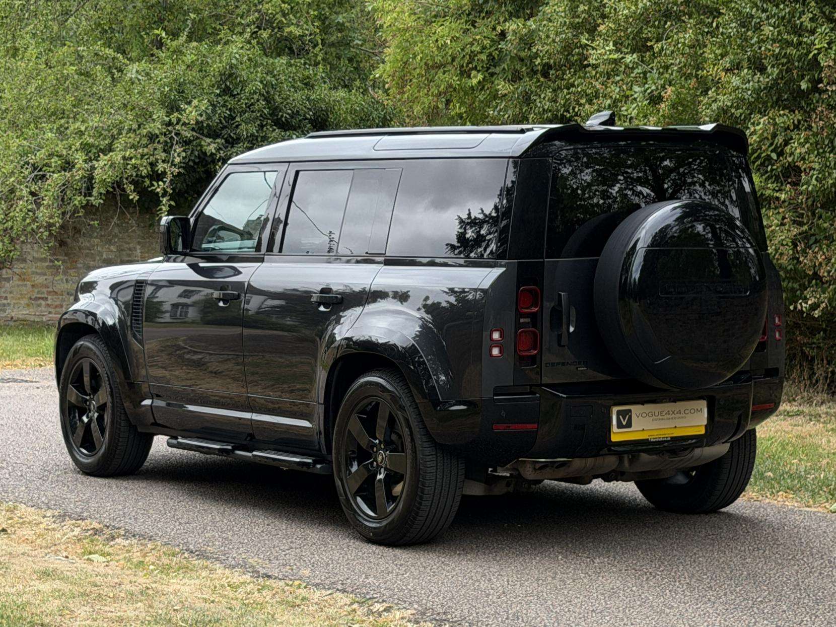2022 LAND ROVER DEFENDER 110 2022 LAND ROVER DEFENDER 110