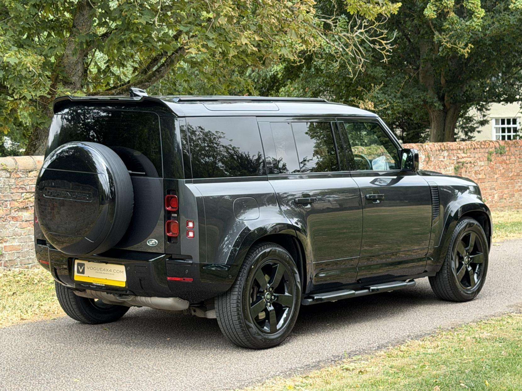 2022 LAND ROVER DEFENDER 110 2022 LAND ROVER DEFENDER 110
