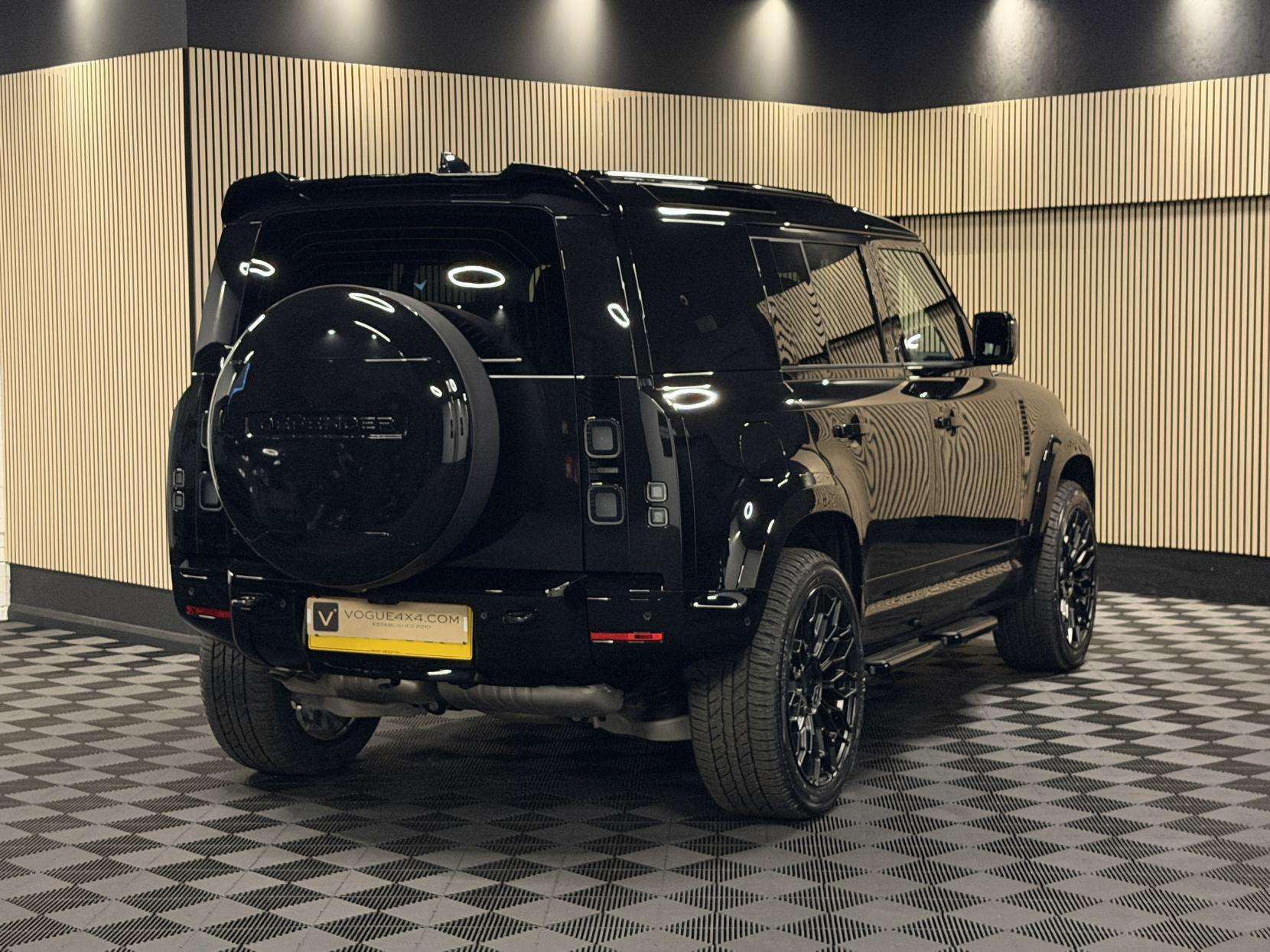 2025 LAND ROVER DEFENDER 110 2025 LAND ROVER DEFENDER 110