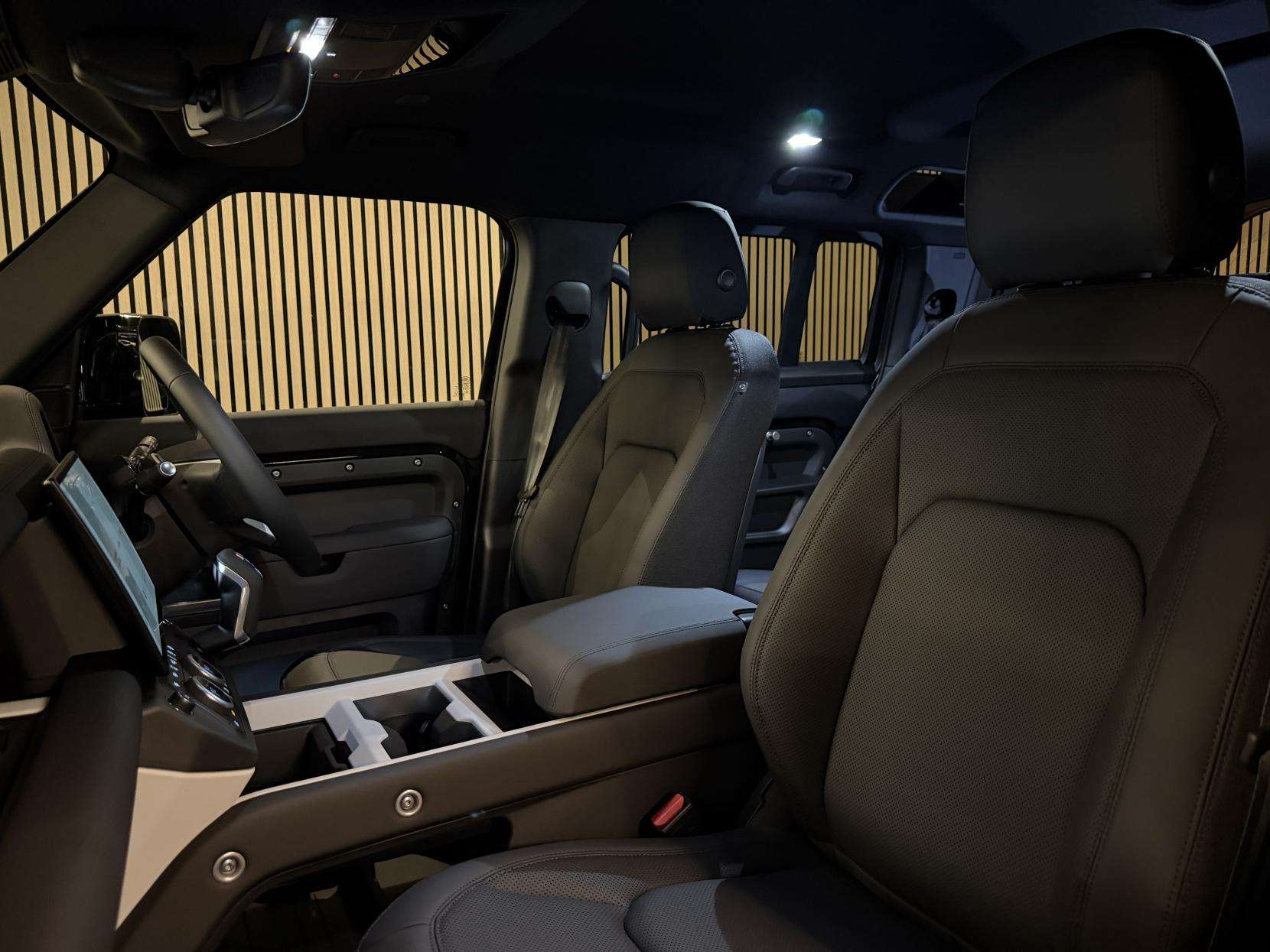 2025 LAND ROVER DEFENDER 110 2025 LAND ROVER DEFENDER 110