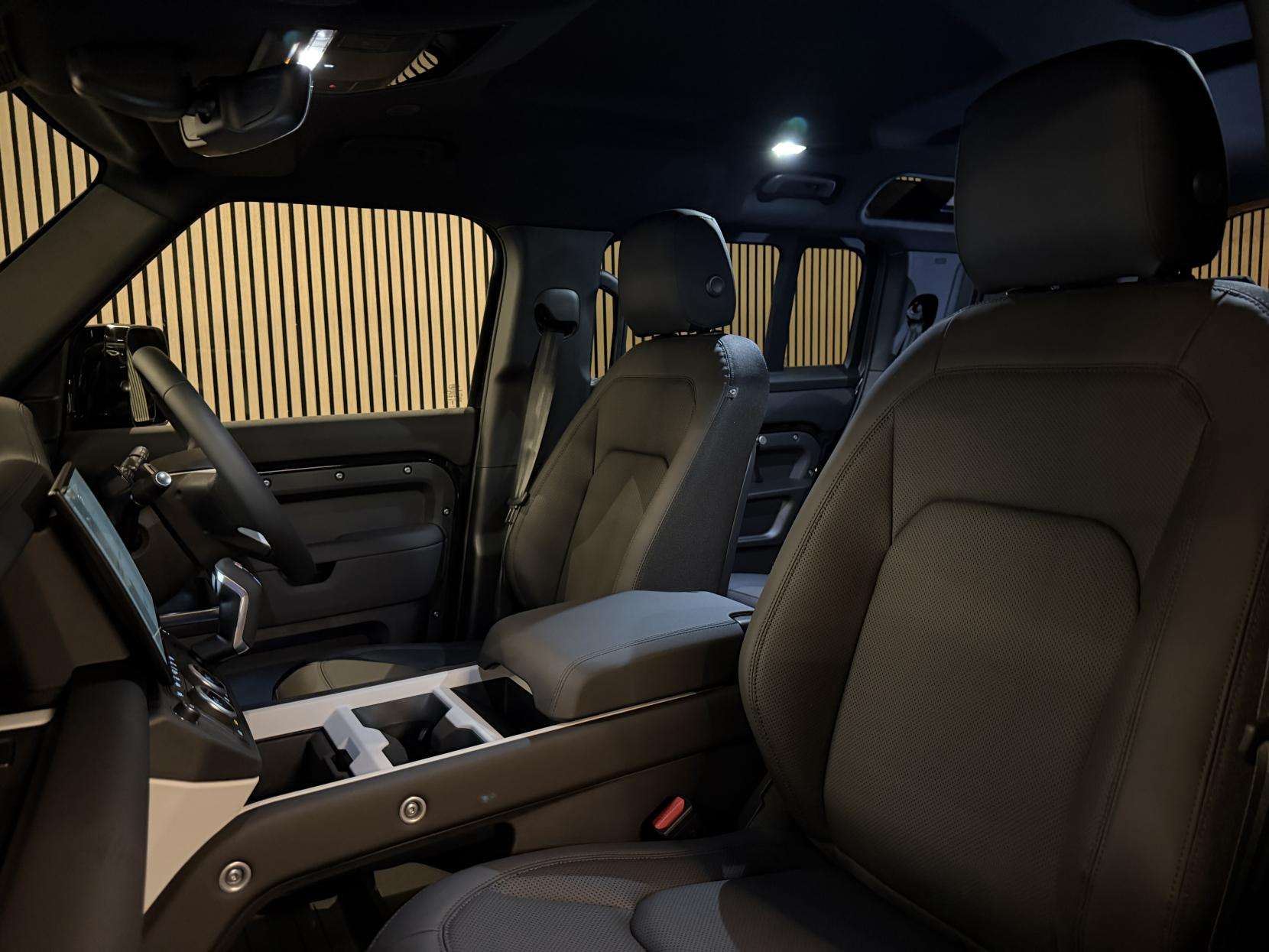 2025 LAND ROVER DEFENDER 110 2025 LAND ROVER DEFENDER 110