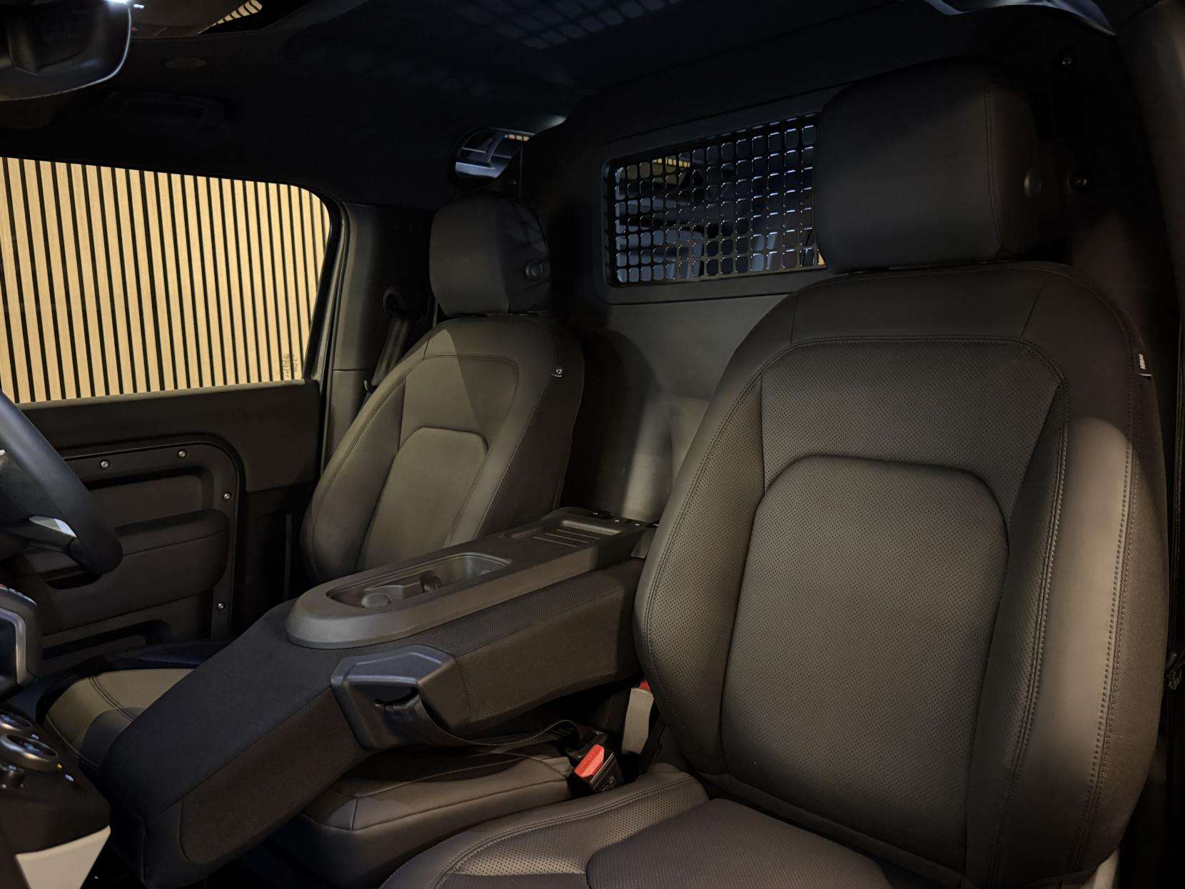 2025 LAND ROVER DEFENDER 90 2025 LAND ROVER DEFENDER 90