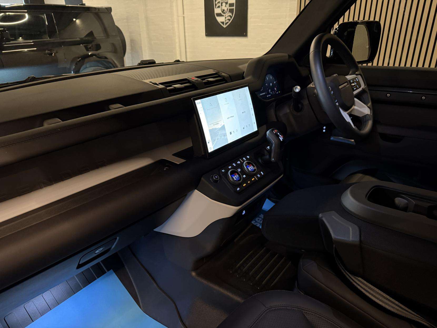 2025 LAND ROVER DEFENDER 90 2025 LAND ROVER DEFENDER 90