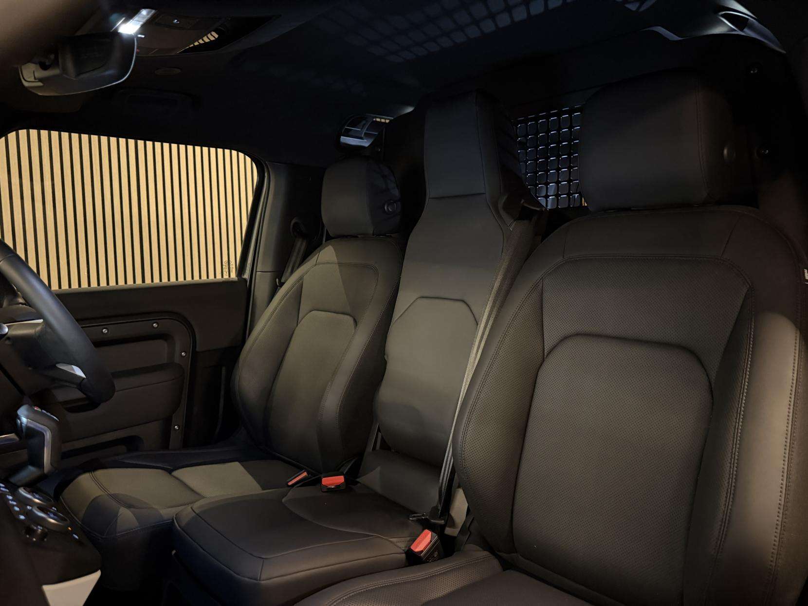 2025 LAND ROVER DEFENDER 90 2025 LAND ROVER DEFENDER 90