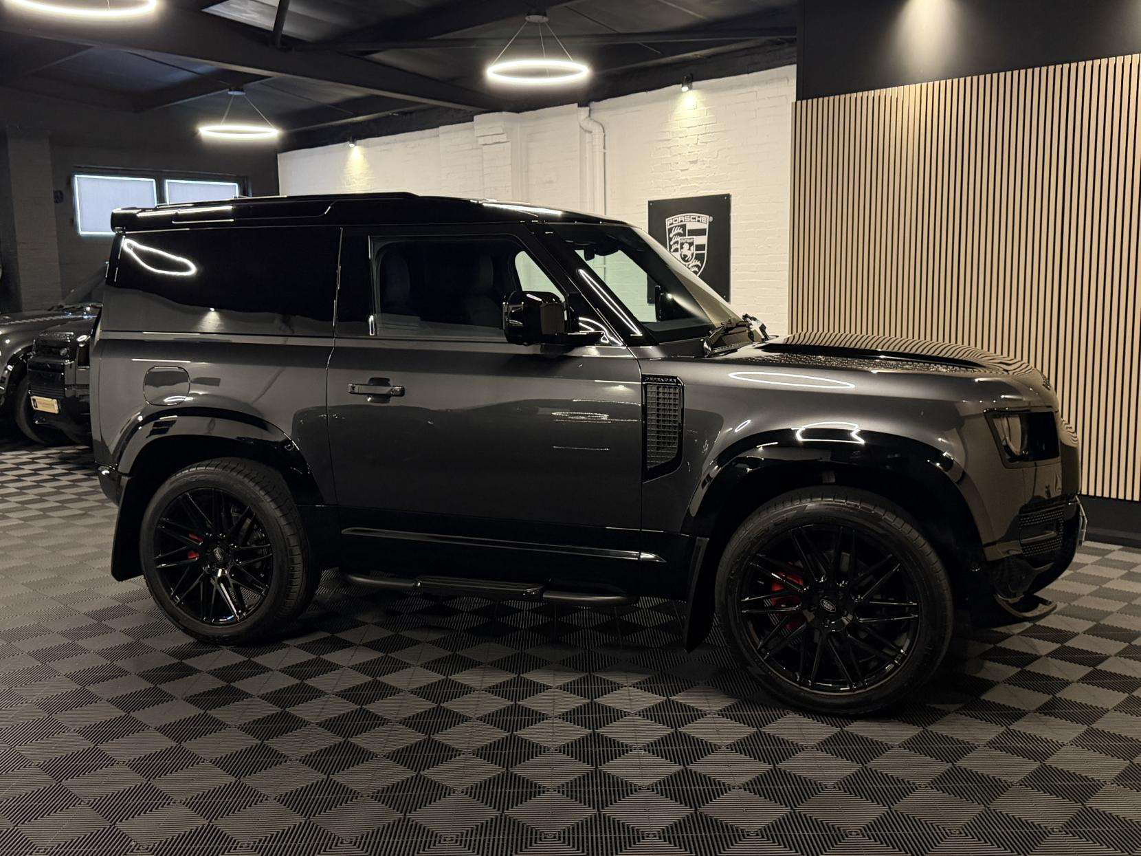 2025 LAND ROVER DEFENDER 90 2025 LAND ROVER DEFENDER 90