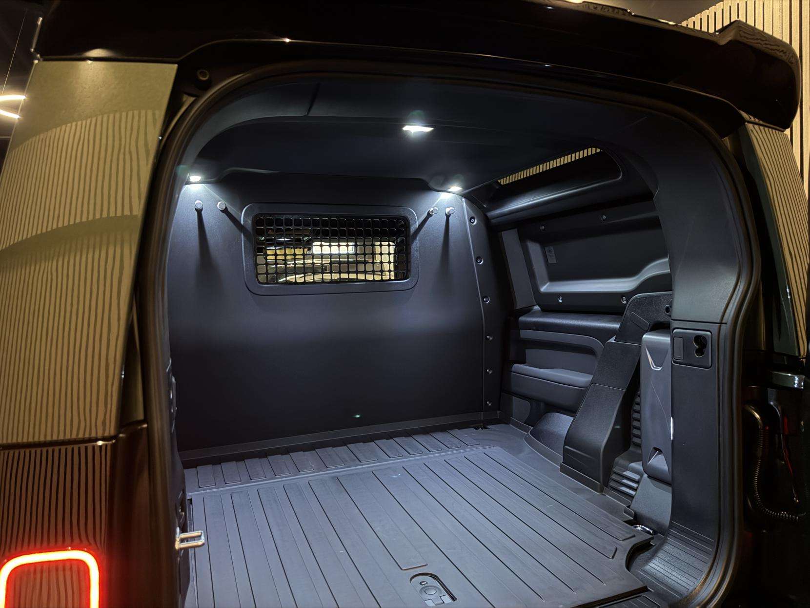 2025 LAND ROVER DEFENDER 90 2025 LAND ROVER DEFENDER 90