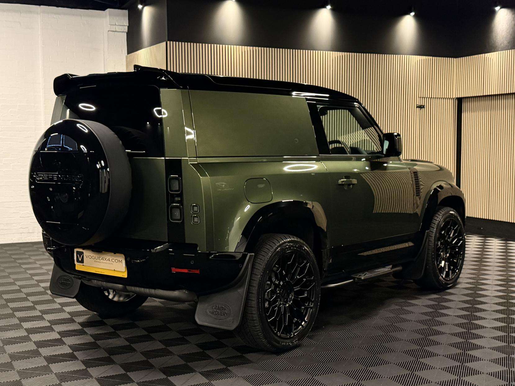 A 2026 LAND ROVER DEFENDER 90 3.0 D250 MHEV X-Dynamic SE Hard Top SUV 3dr Diesel Auto 4WD SWB Euro 6 (s/s) (249 ps) A 2026 LAND ROVER DEFENDER 90 3.0 D250 MHEV X-Dynamic SE Hard Top SUV 3dr Diesel Auto 4WD SWB Euro 6 (s/s) (249 ps)