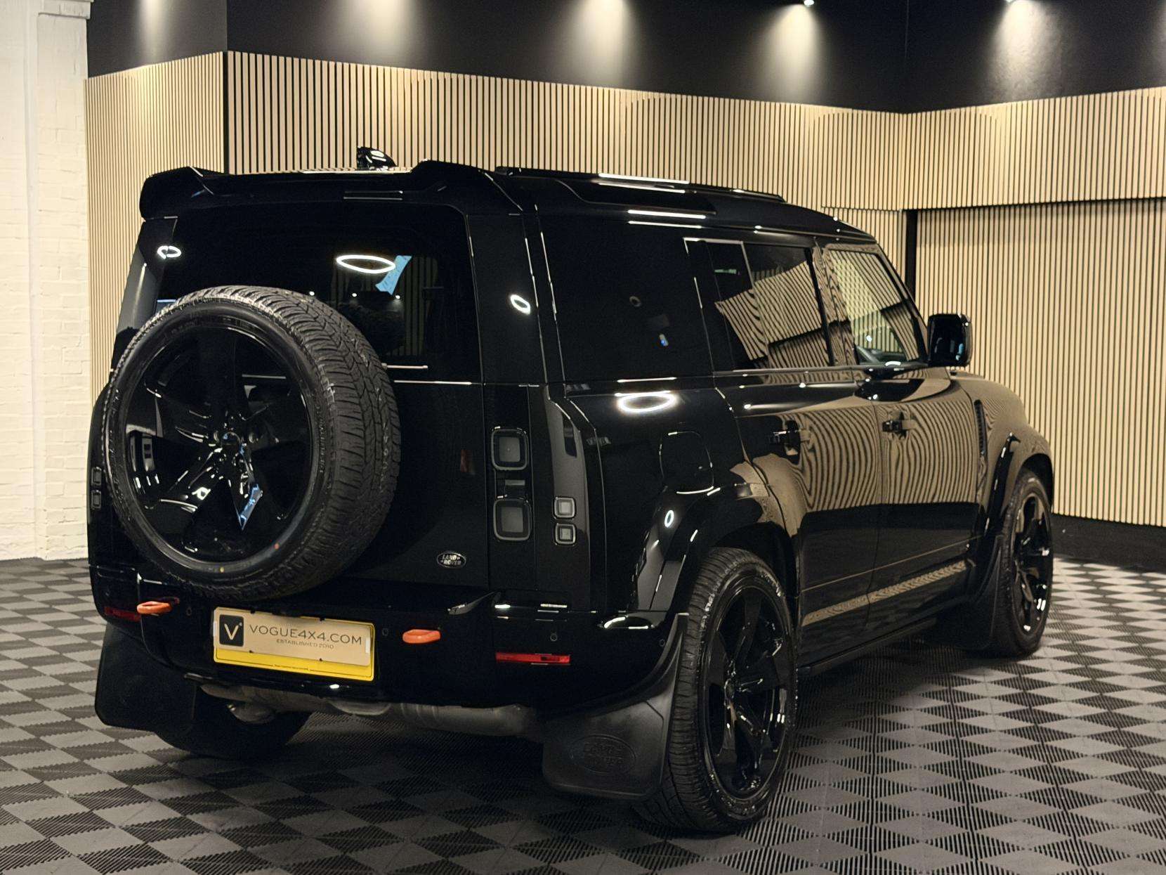 A 2023 LAND ROVER DEFENDER 110 3.0 D300 MHEV X Hard Top SUV 5dr Diesel Auto 4WD MWB Euro 6 (s/s) (300 ps) A 2023 LAND ROVER DEFENDER 110 3.0 D300 MHEV X Hard Top SUV 5dr Diesel Auto 4WD MWB Euro 6 (s/s) (300 ps)
