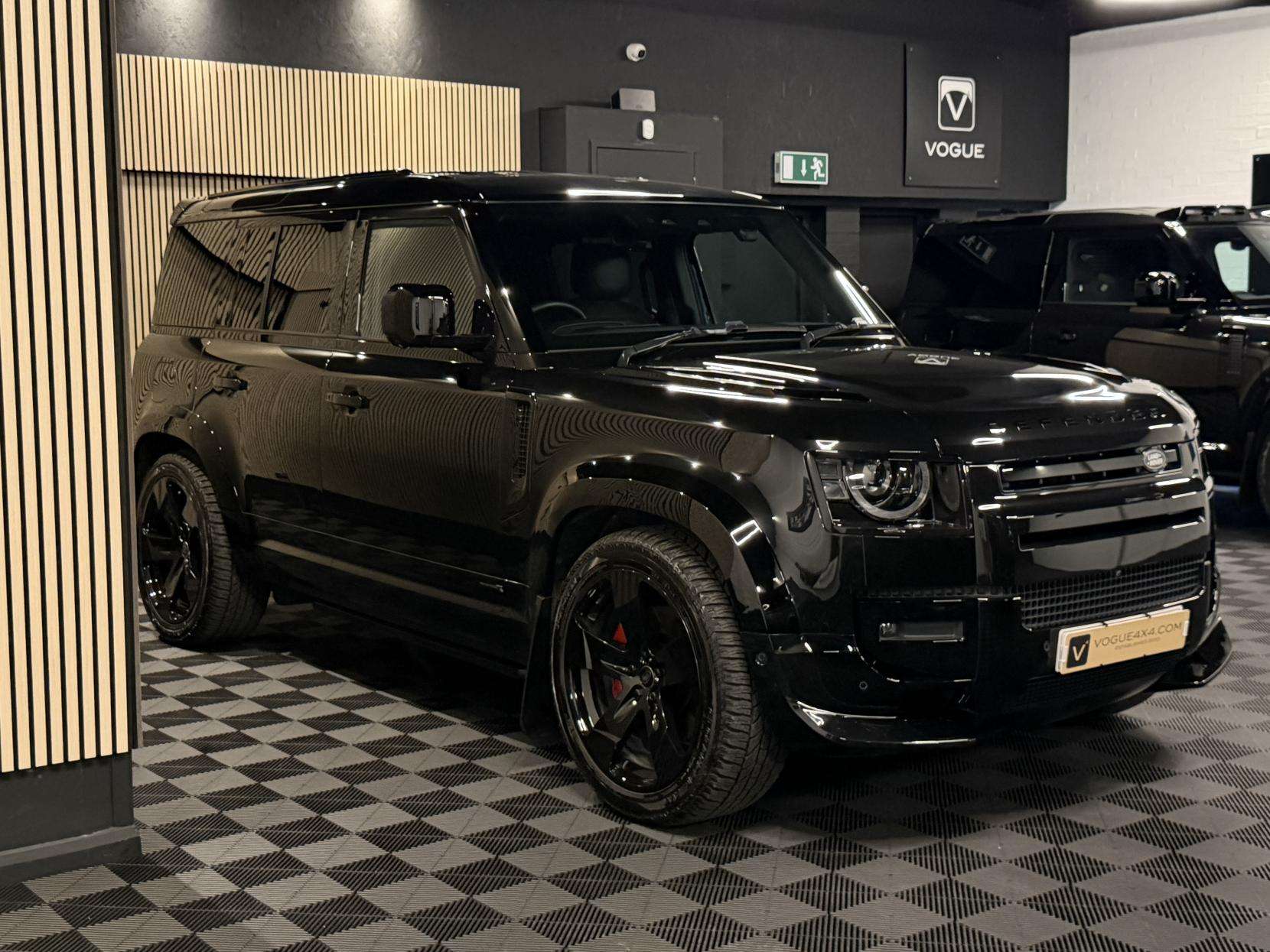 2023 LAND ROVER DEFENDER 110 2023 LAND ROVER DEFENDER 110