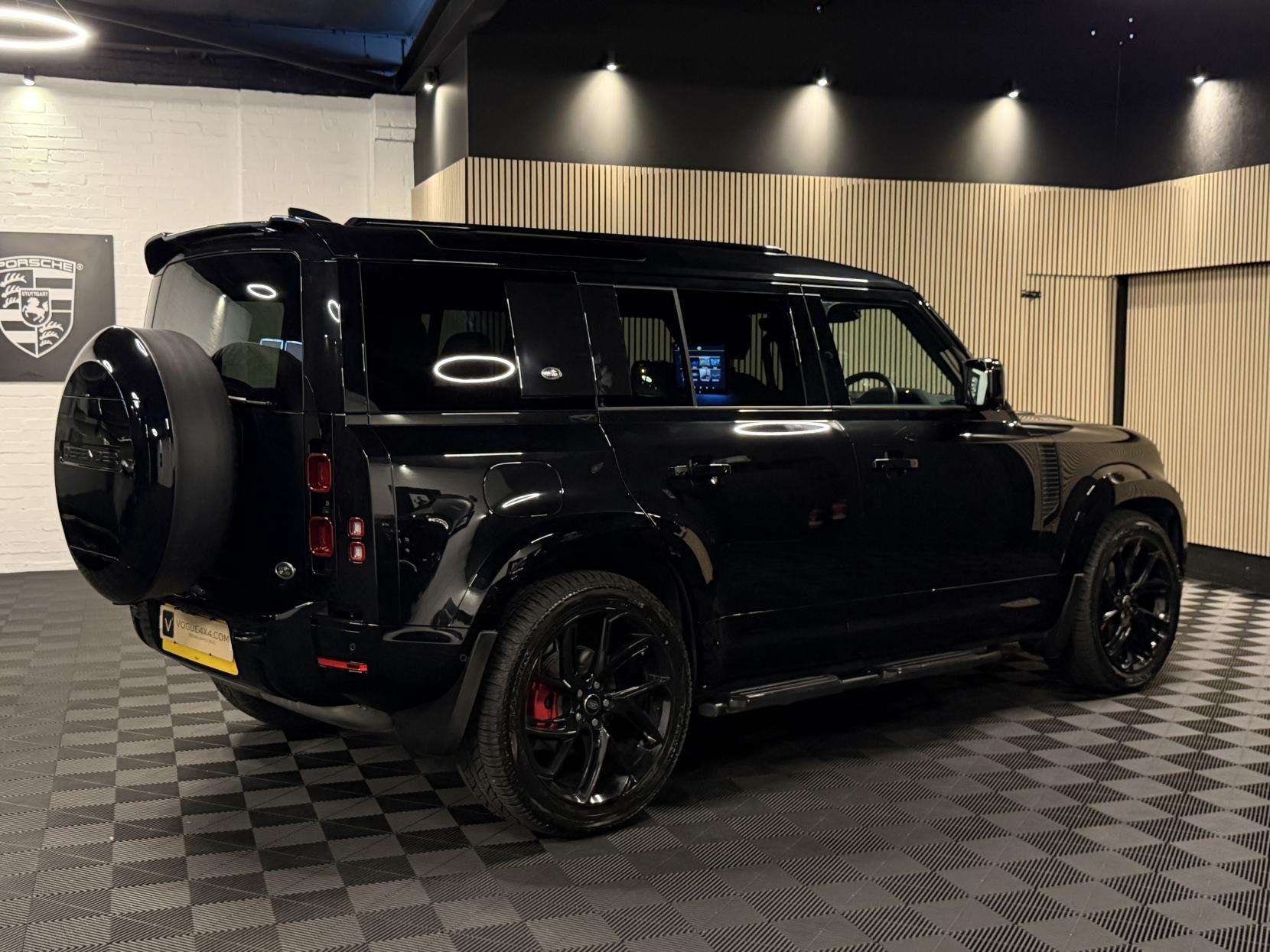 2023 LAND ROVER DEFENDER 110 2023 LAND ROVER DEFENDER 110