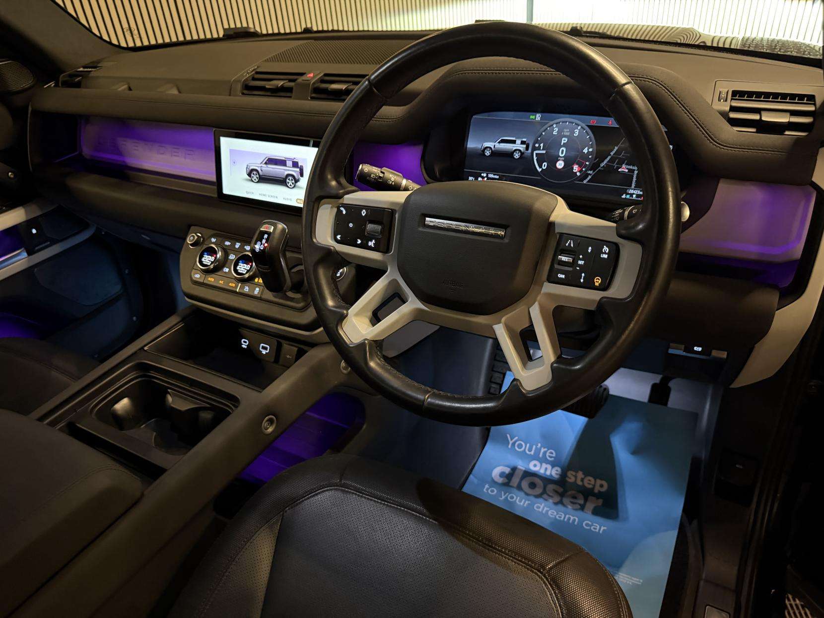A 2023 LAND ROVER DEFENDER 110 3.0 D250 MHEV X-Dynamic SE SUV 5dr Diesel Auto 4WD Euro 6 (s/s) (250 ps) A 2023 LAND ROVER DEFENDER 110 3.0 D250 MHEV X-Dynamic SE SUV 5dr Diesel Auto 4WD Euro 6 (s/s) (250 ps)