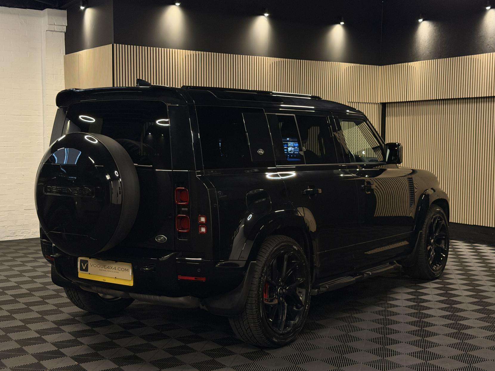 2023 LAND ROVER DEFENDER 110 2023 LAND ROVER DEFENDER 110