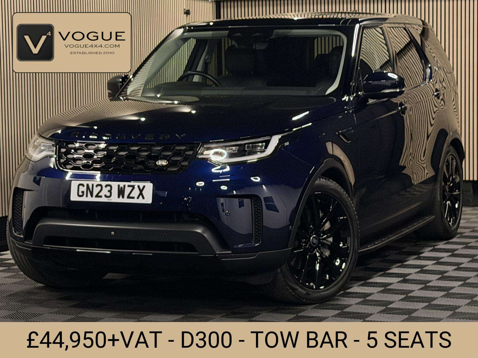 A 2023 LAND ROVER DISCOVERY SE A 2023 LAND ROVER DISCOVERY SE