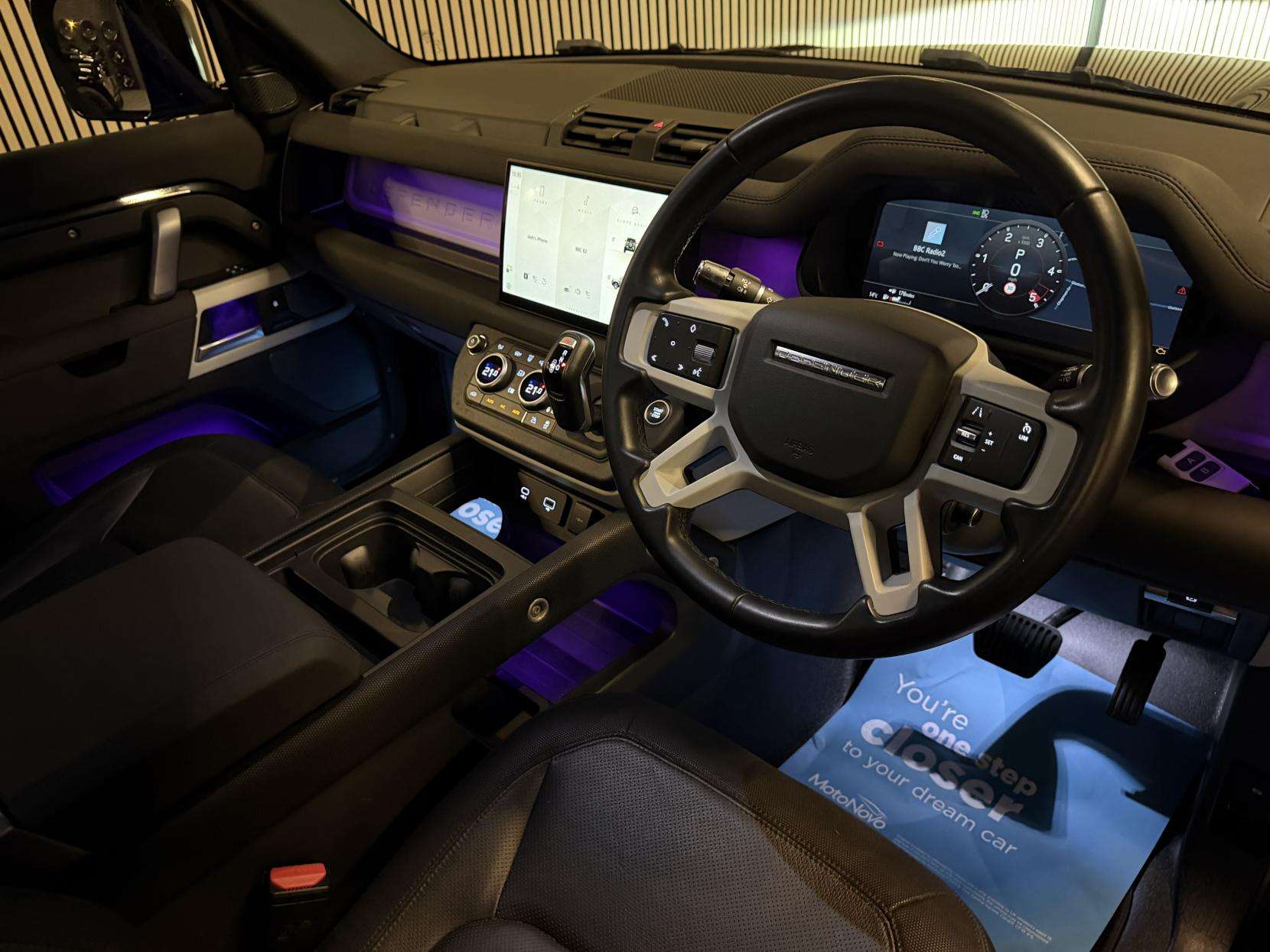 A 2021 LAND ROVER DEFENDER 110 3.0 D250 MHEV X-Dynamic SE SUV 5dr Diesel Auto 4WD Euro 6 (s/s) (250 ps) A 2021 LAND ROVER DEFENDER 110 3.0 D250 MHEV X-Dynamic SE SUV 5dr Diesel Auto 4WD Euro 6 (s/s) (250 ps)