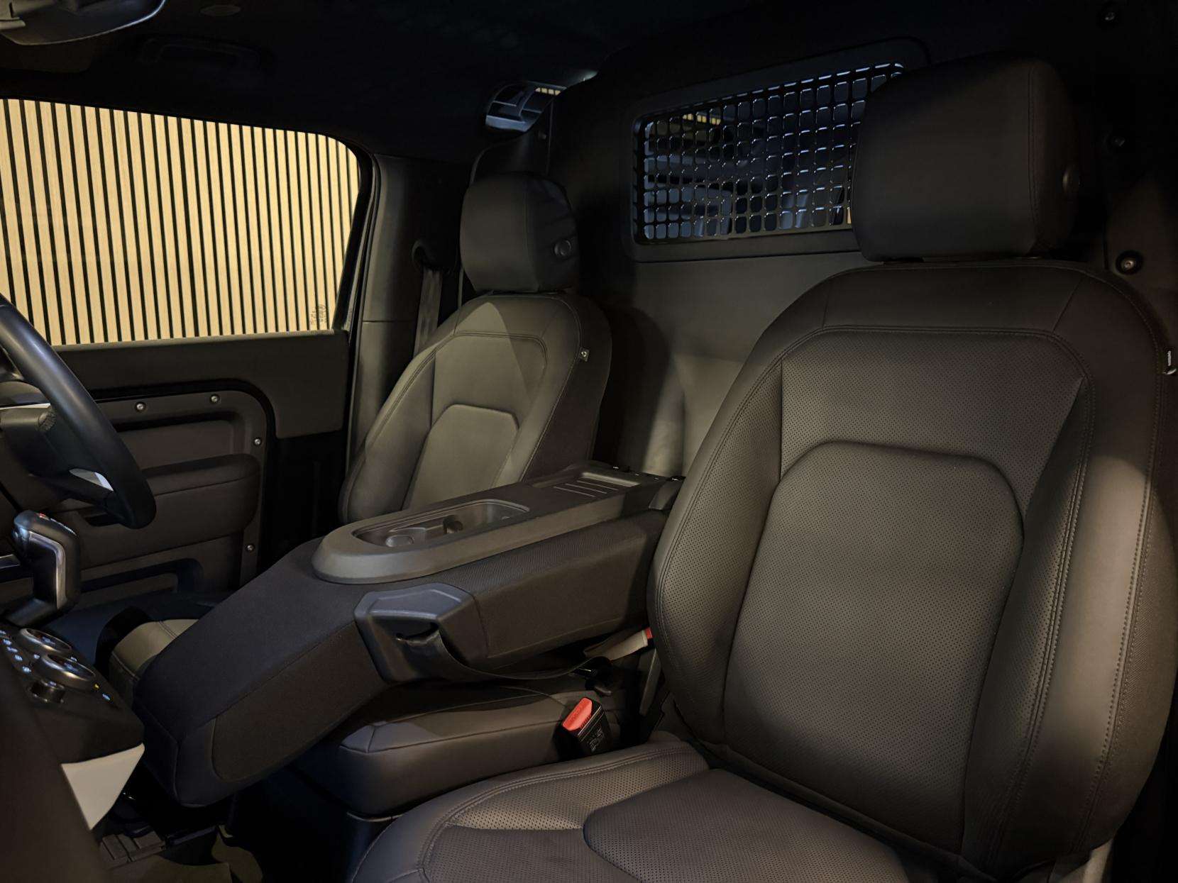 2024 LAND ROVER DEFENDER 90 2024 LAND ROVER DEFENDER 90