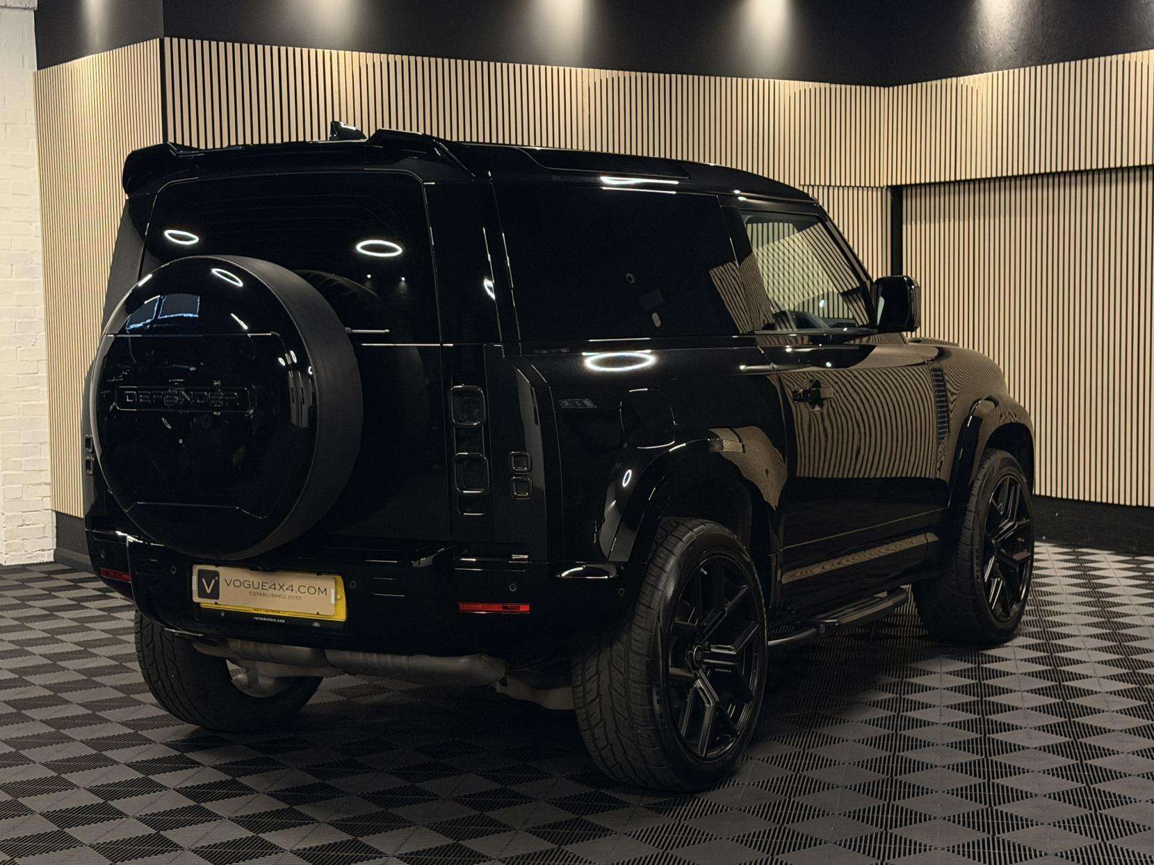 2024 LAND ROVER DEFENDER 90 2024 LAND ROVER DEFENDER 90