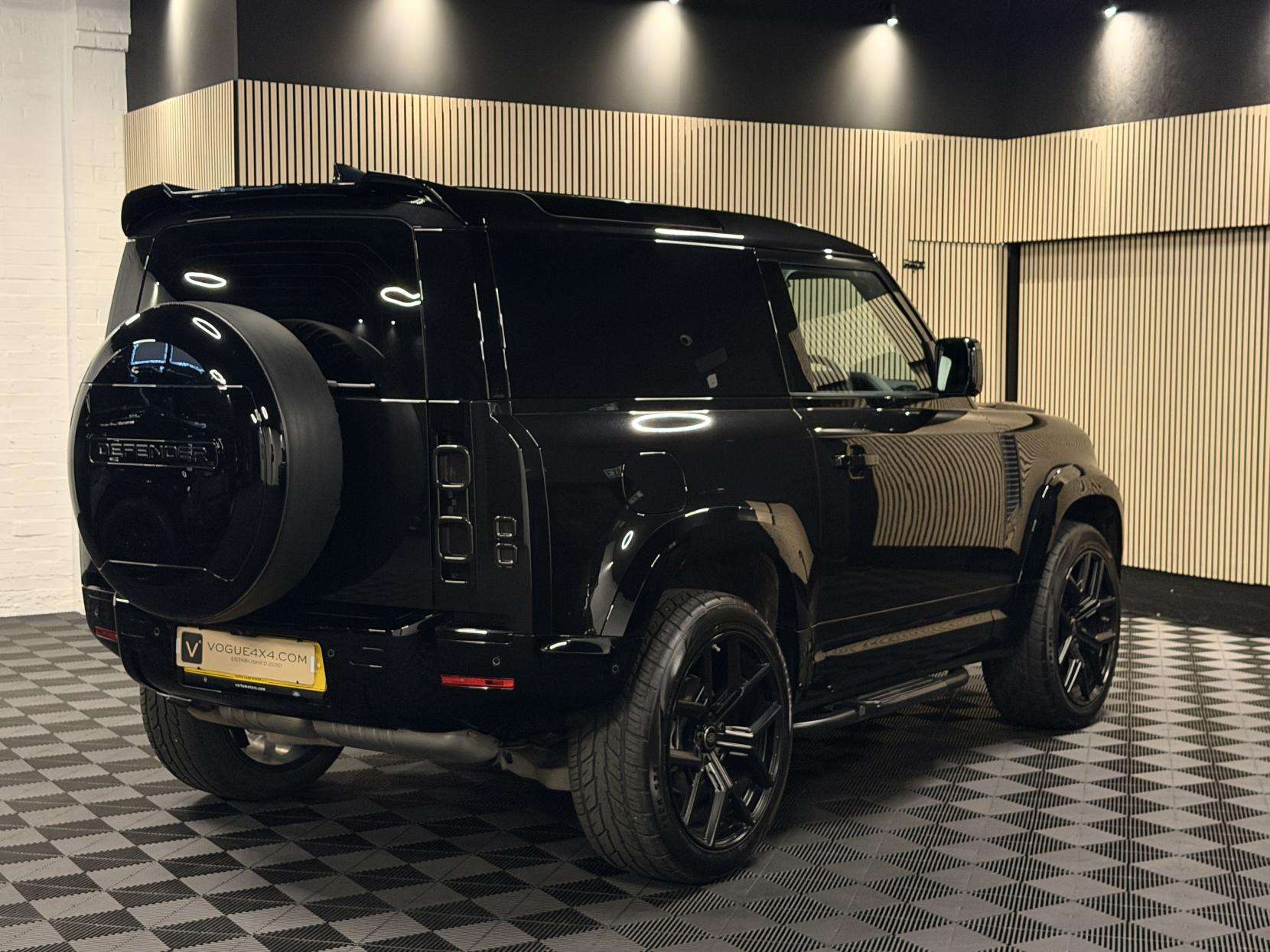 2024 LAND ROVER DEFENDER 90 2024 LAND ROVER DEFENDER 90