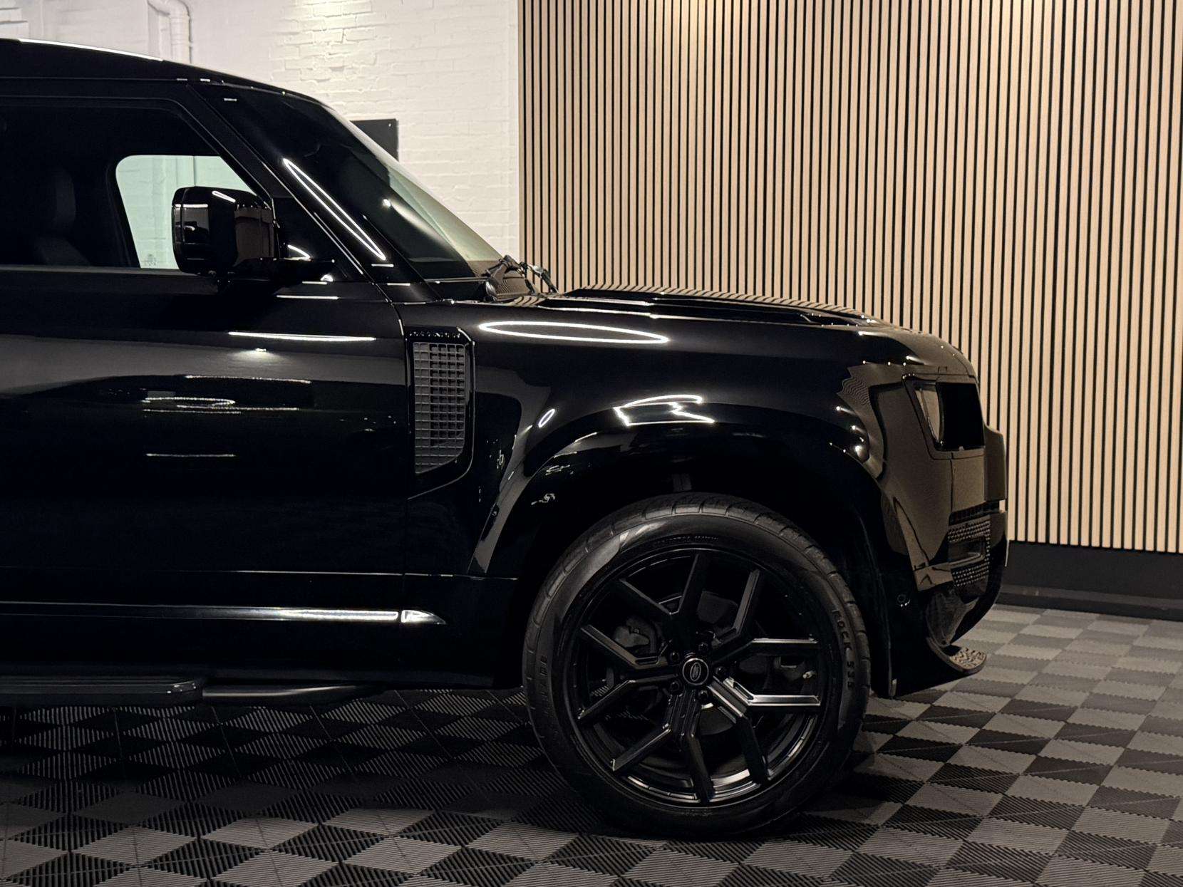 2024 LAND ROVER DEFENDER 90 2024 LAND ROVER DEFENDER 90