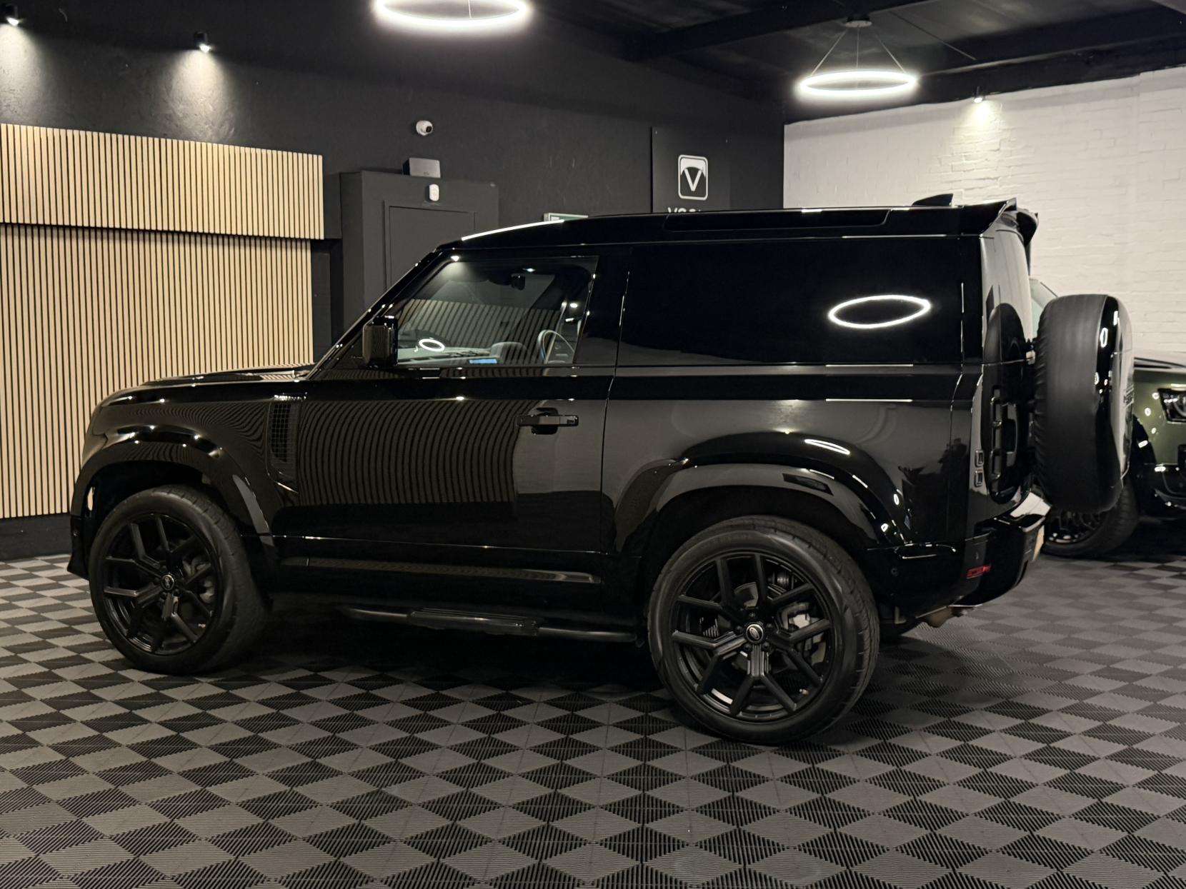 2024 LAND ROVER DEFENDER 90 2024 LAND ROVER DEFENDER 90