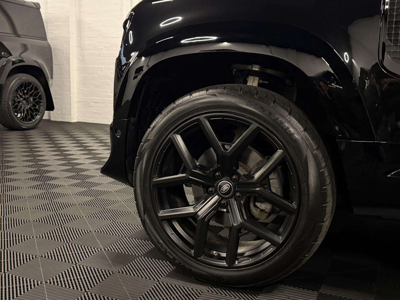 2024 LAND ROVER DEFENDER 90 2024 LAND ROVER DEFENDER 90