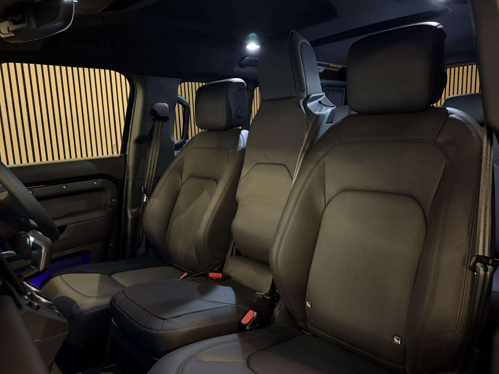 2025 LAND ROVER DEFENDER 110 2025 LAND ROVER DEFENDER 110