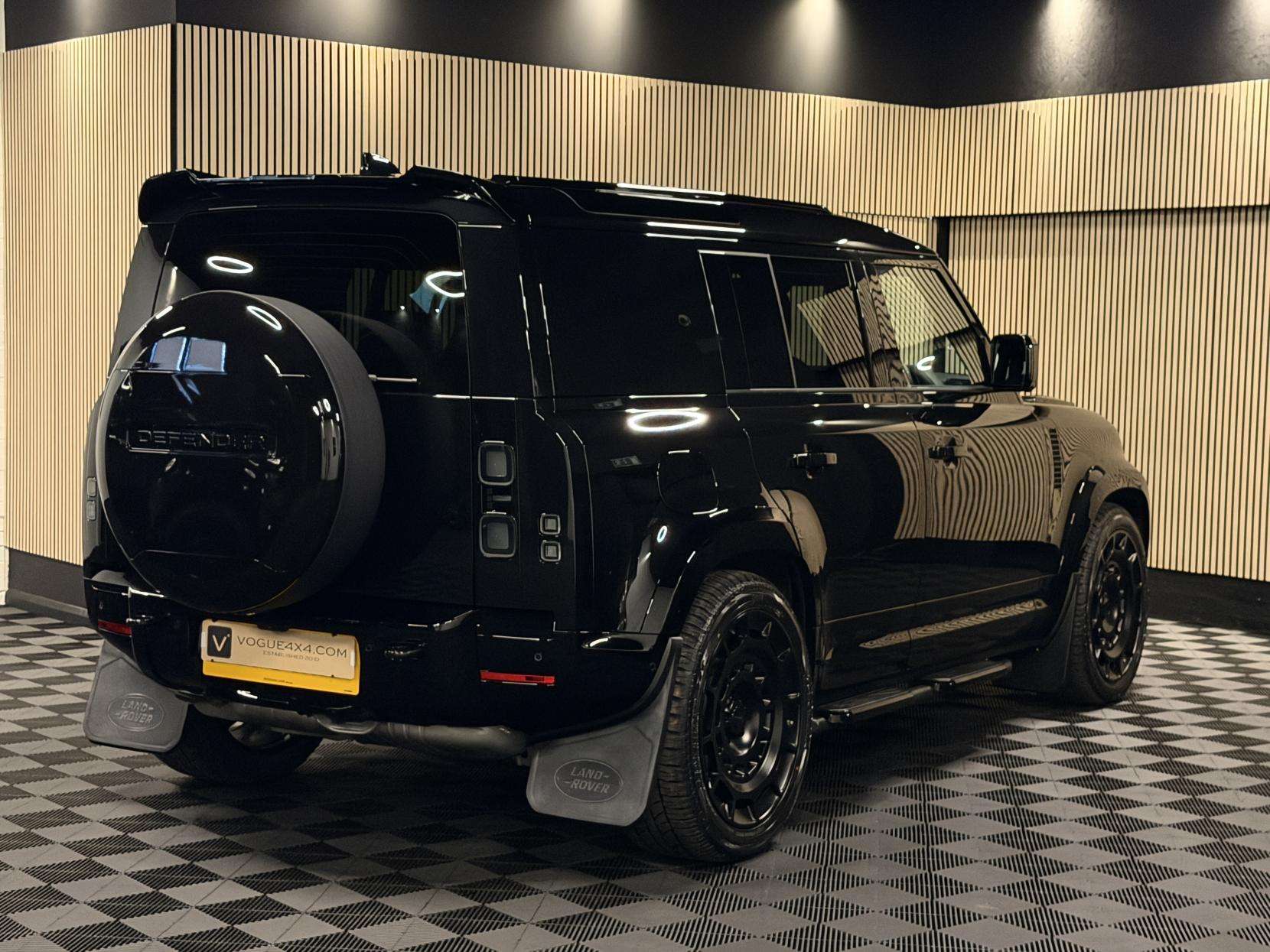 2025 LAND ROVER DEFENDER 110 2025 LAND ROVER DEFENDER 110