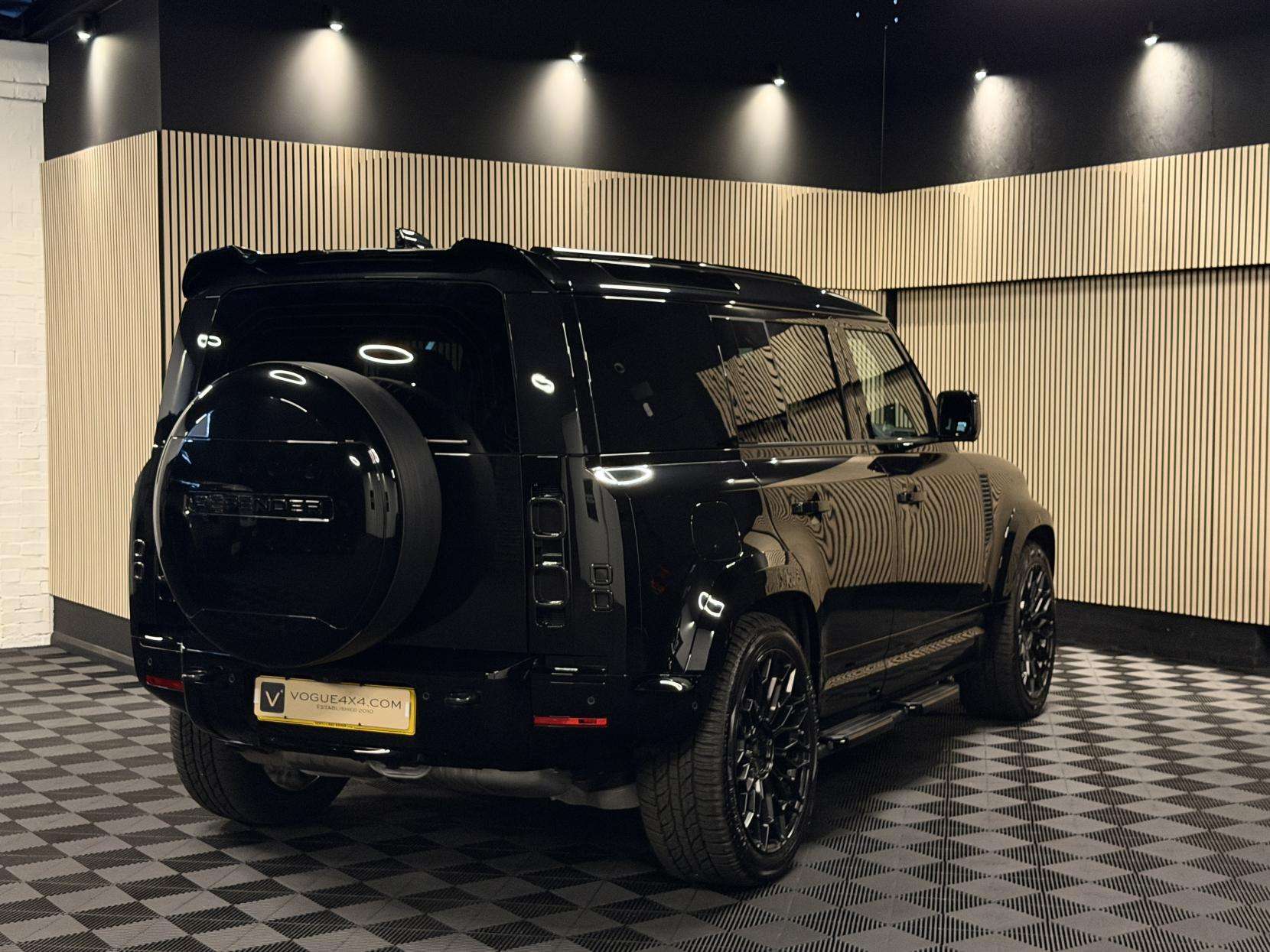 A 2025 LAND ROVER DEFENDER 110 3.0 D350 MHEV X-Dynamic HSE Hard Top SUV 5dr Diesel Auto 4WD MWB Euro 6 (s/s) (350 ps) A 2025 LAND ROVER DEFENDER 110 3.0 D350 MHEV X-Dynamic HSE Hard Top SUV 5dr Diesel Auto 4WD MWB Euro 6 (s/s) (350 ps)