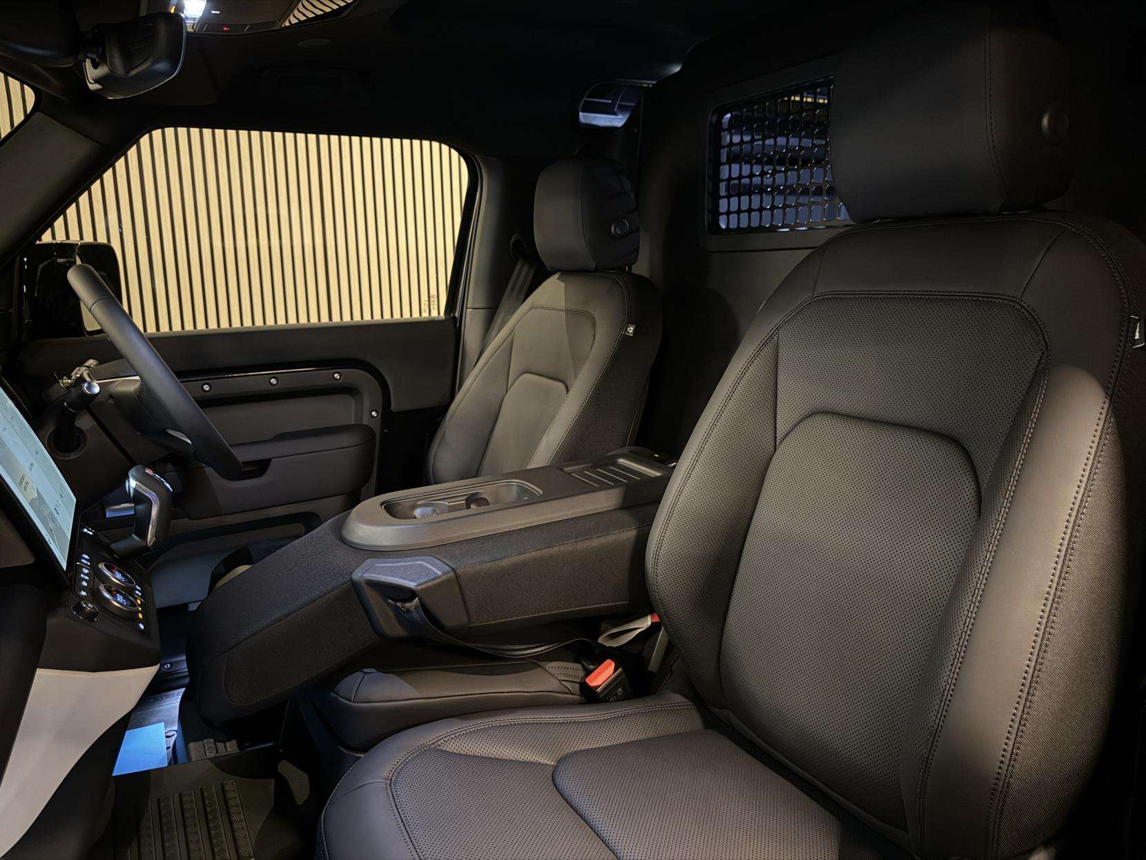 2025 LAND ROVER DEFENDER 90 2025 LAND ROVER DEFENDER 90