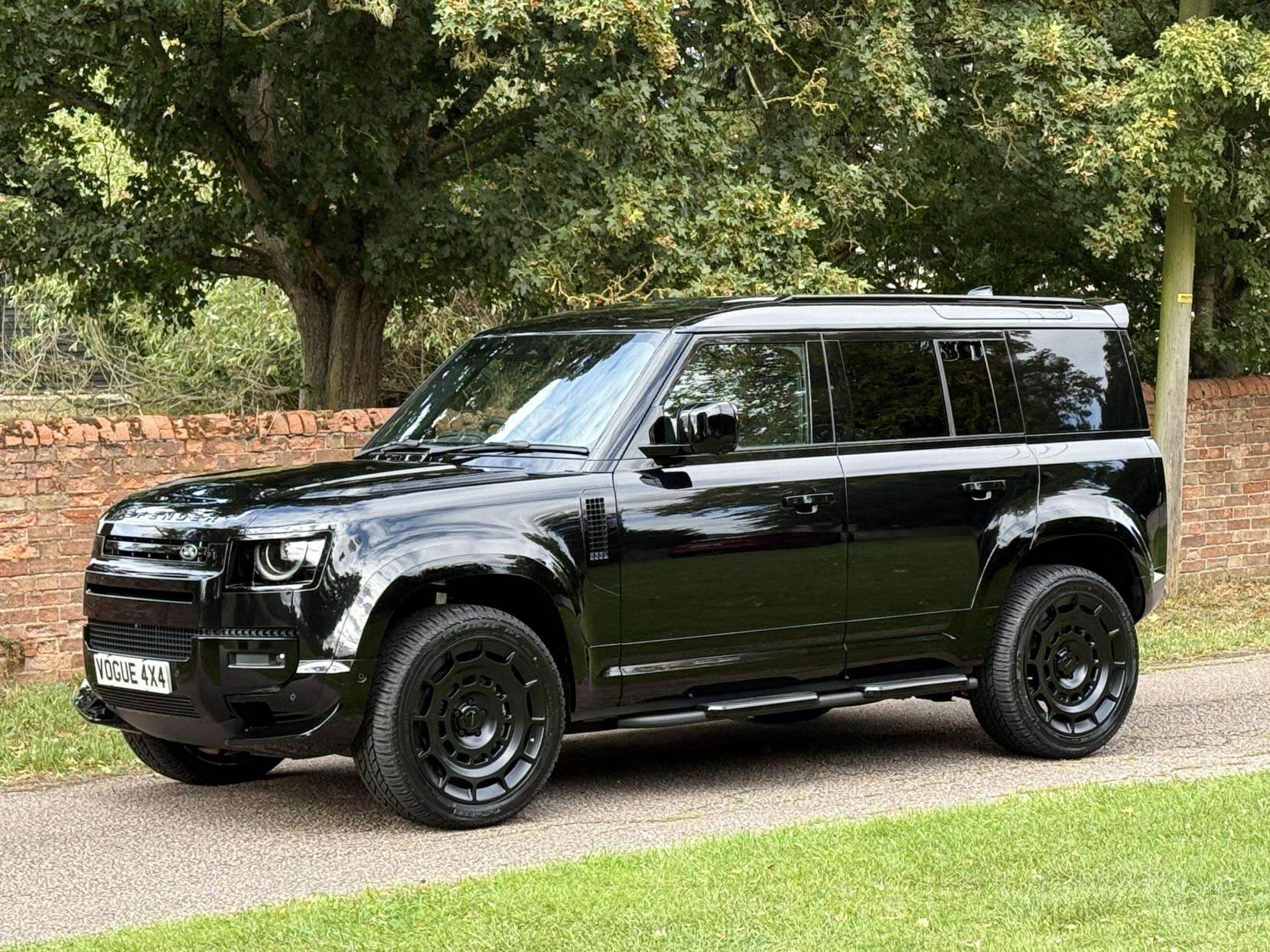 2025 LAND ROVER DEFENDER 110 2025 LAND ROVER DEFENDER 110