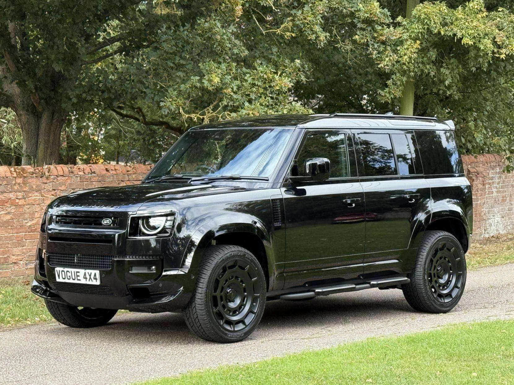 2025 LAND ROVER DEFENDER 110 2025 LAND ROVER DEFENDER 110