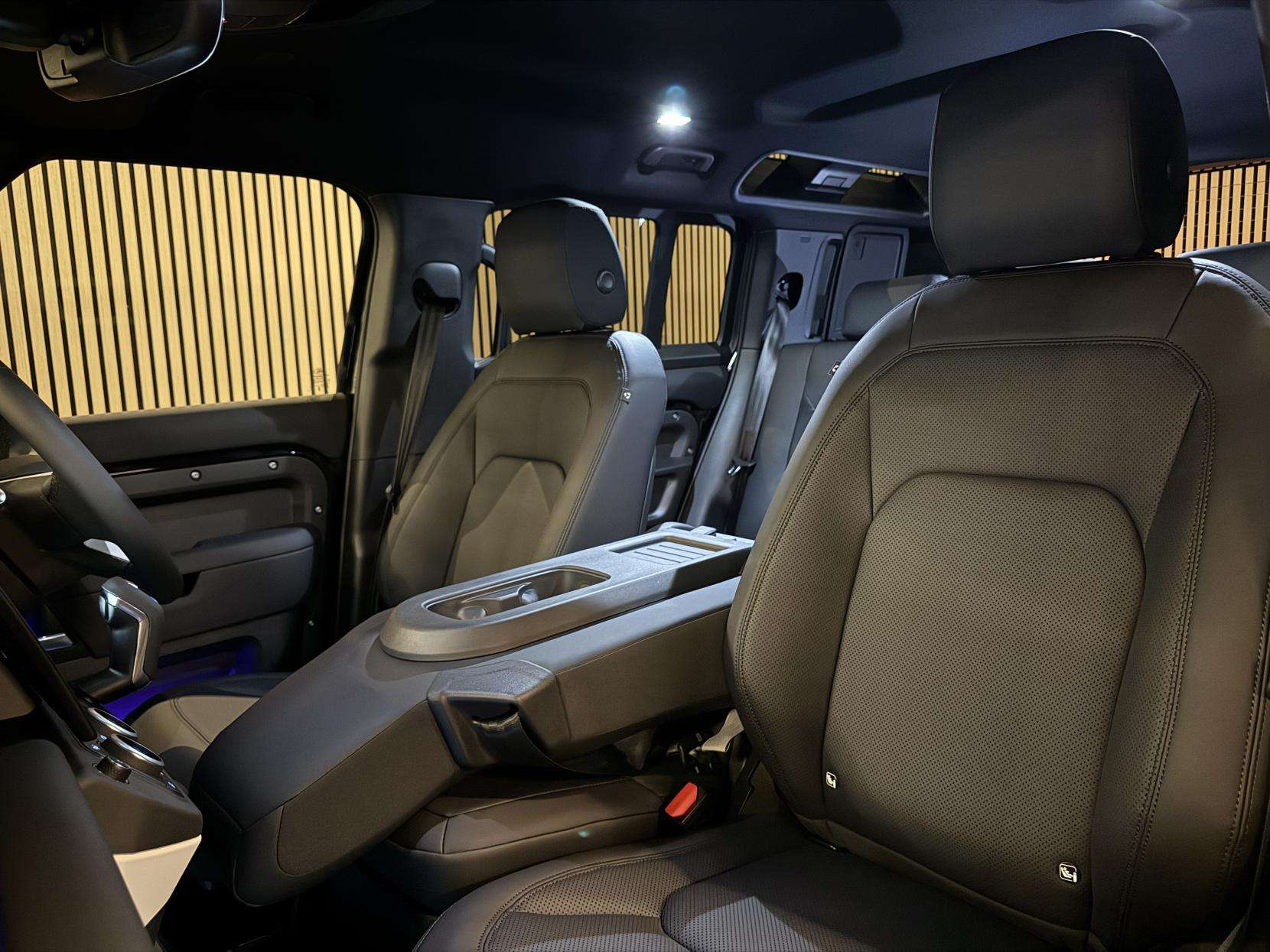 2025 LAND ROVER DEFENDER 110 2025 LAND ROVER DEFENDER 110