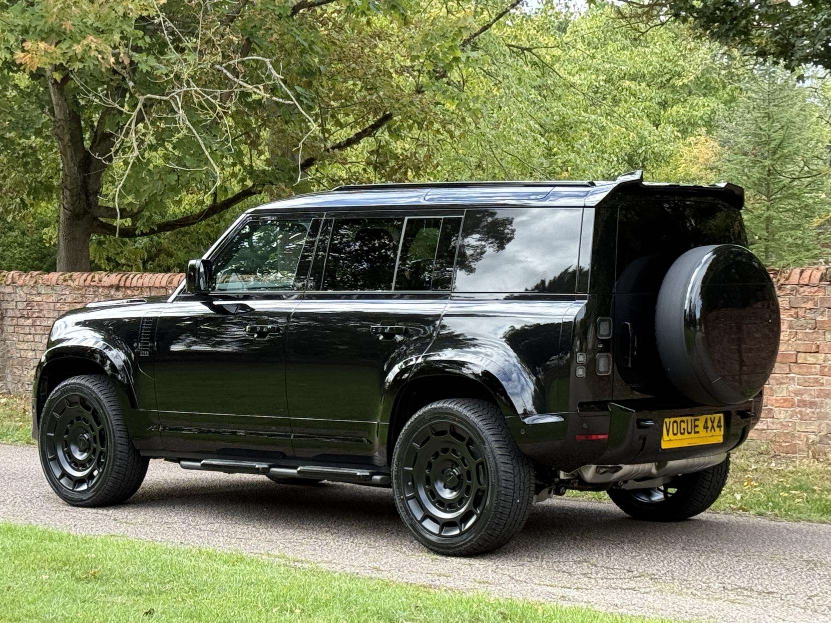 2025 LAND ROVER DEFENDER 110 2025 LAND ROVER DEFENDER 110