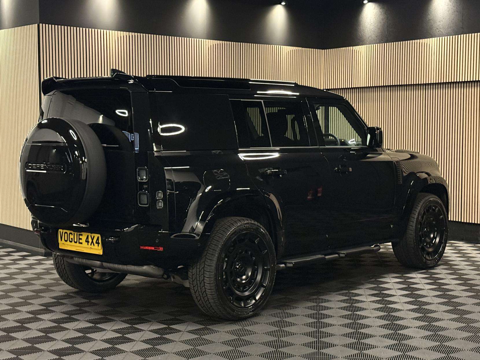 2025 LAND ROVER DEFENDER 110 2025 LAND ROVER DEFENDER 110