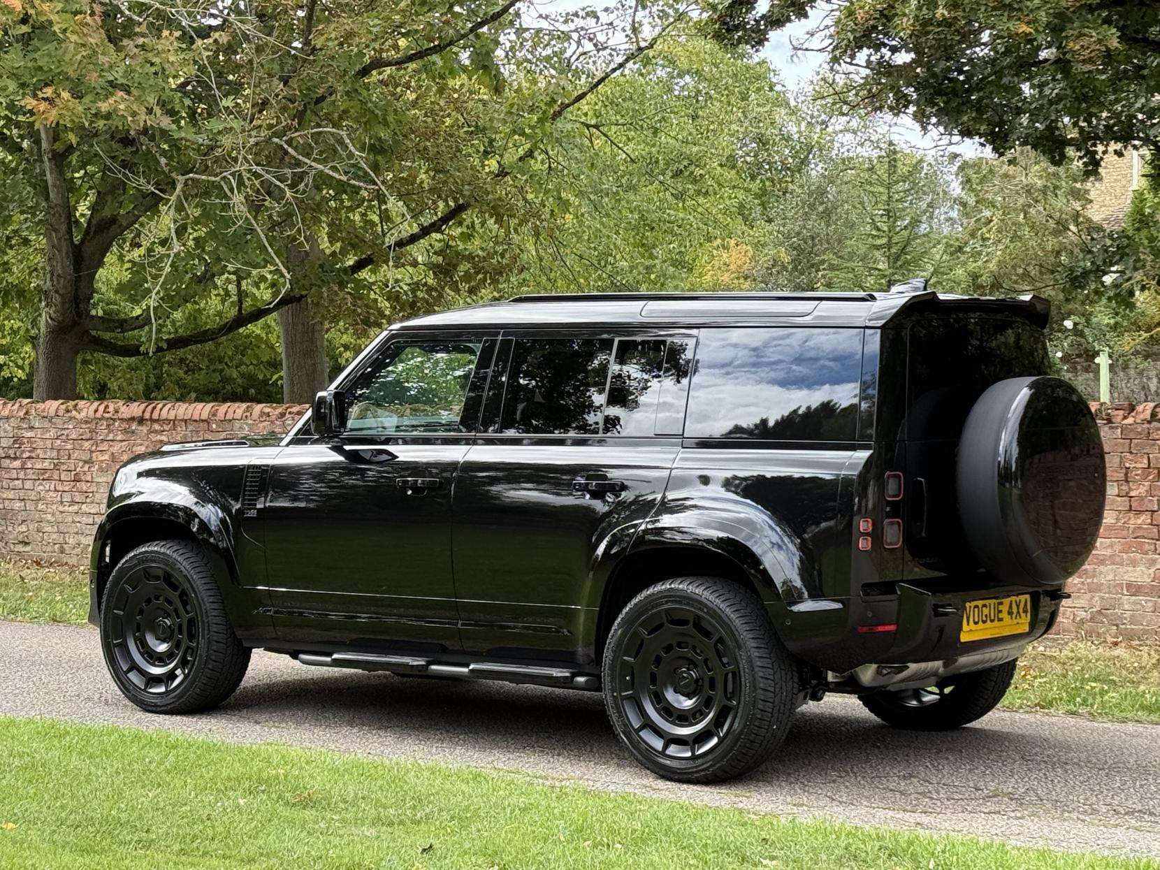 2025 LAND ROVER DEFENDER 110 2025 LAND ROVER DEFENDER 110