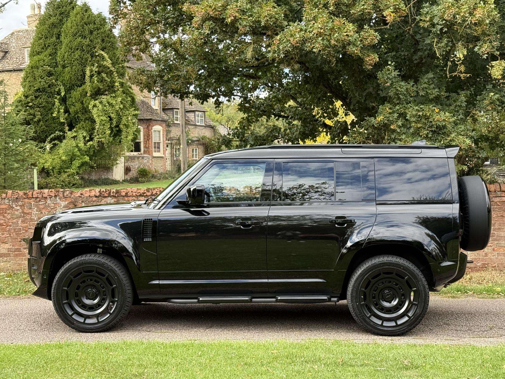 2025 LAND ROVER DEFENDER 110 2025 LAND ROVER DEFENDER 110