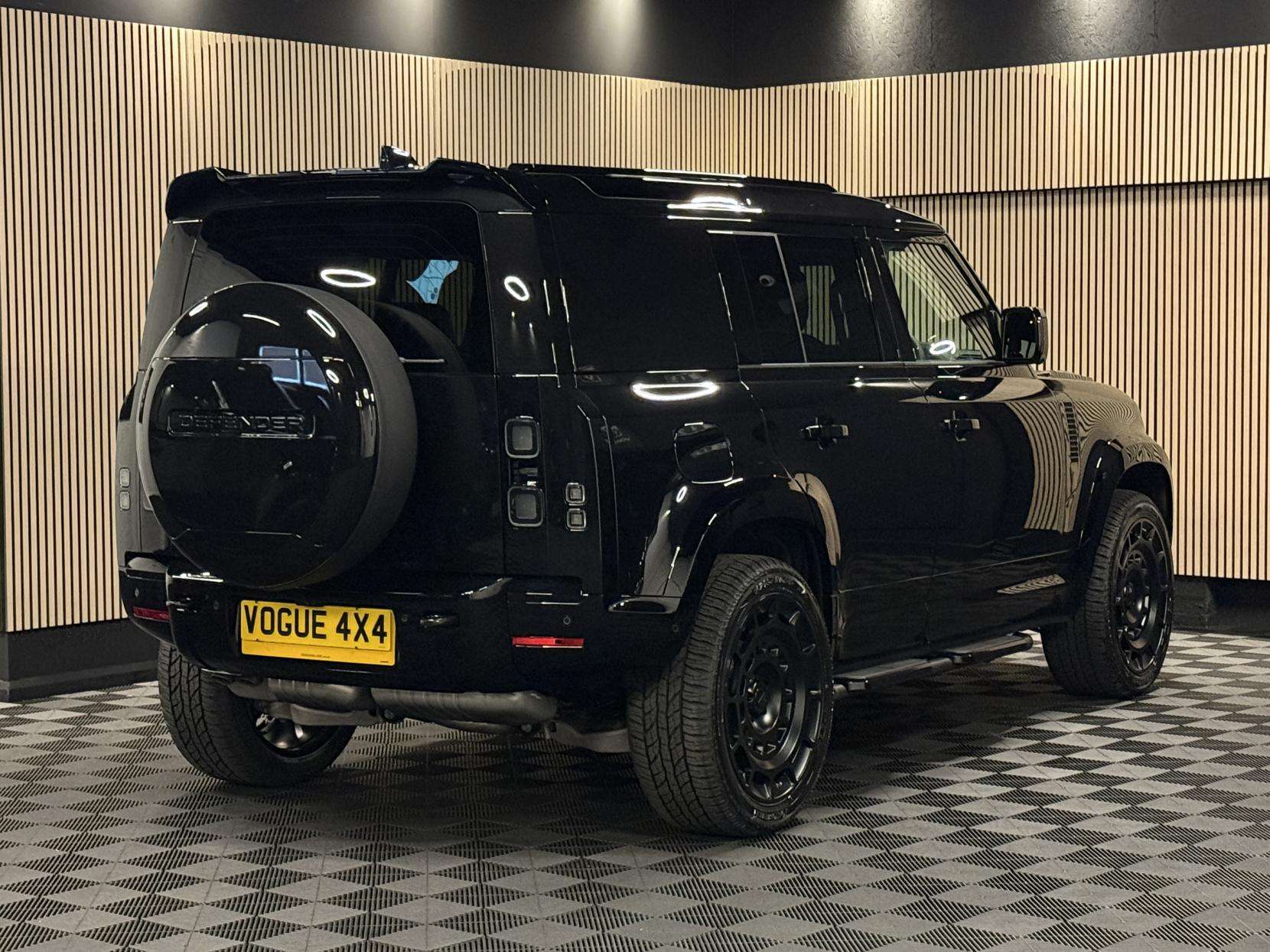 2025 LAND ROVER DEFENDER 110 2025 LAND ROVER DEFENDER 110