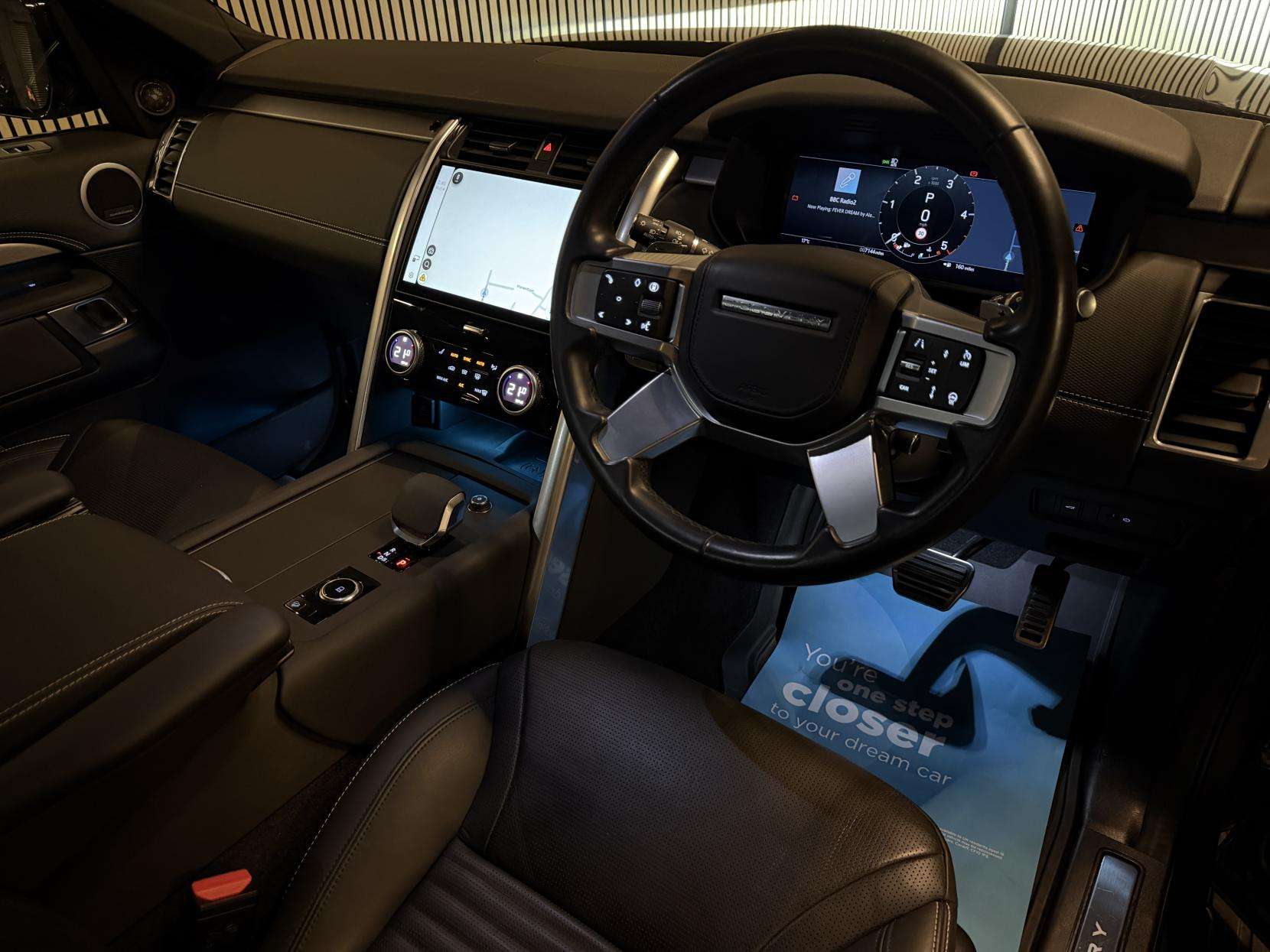 A 2024 LAND ROVER DISCOVERY 3.0 D350 MHEV Dynamic HSE SUV 5dr Diesel Auto 4WD Euro 6 (s/s) (350 ps) A 2024 LAND ROVER DISCOVERY 3.0 D350 MHEV Dynamic HSE SUV 5dr Diesel Auto 4WD Euro 6 (s/s) (350 ps)