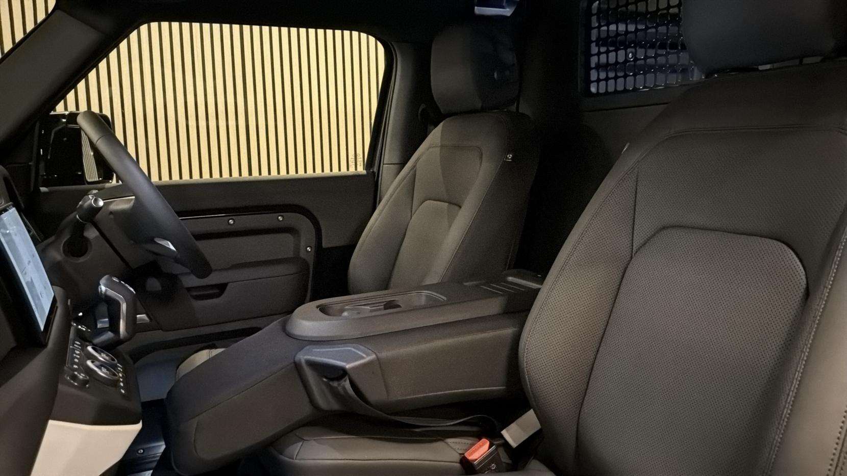 2025 LAND ROVER DEFENDER 90 2025 LAND ROVER DEFENDER 90