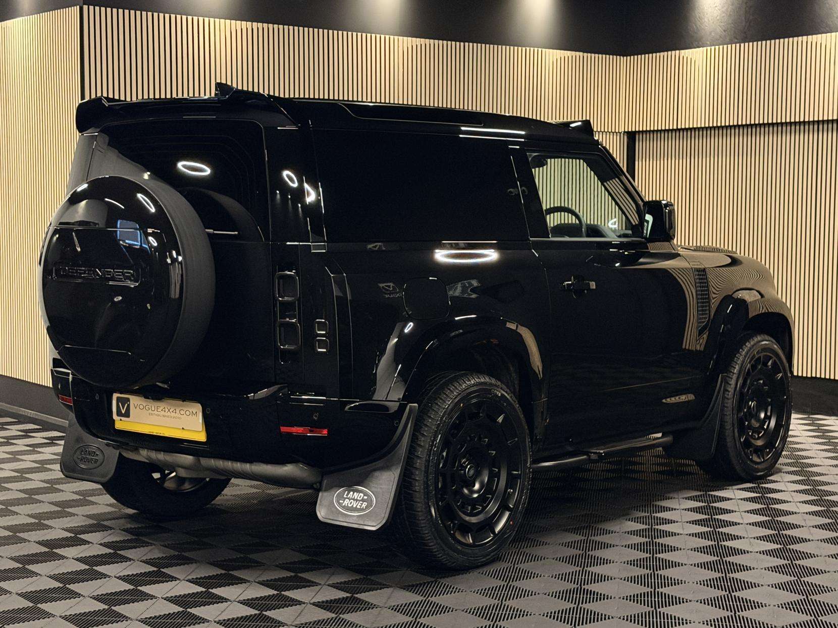 2025 LAND ROVER DEFENDER 90 2025 LAND ROVER DEFENDER 90