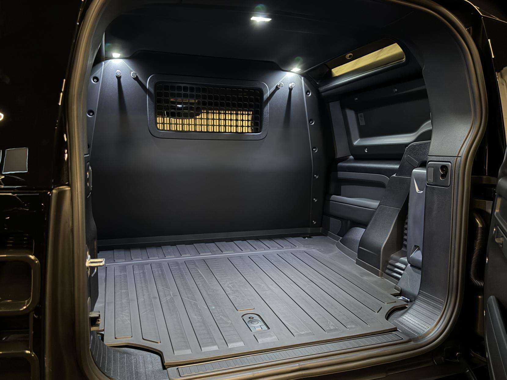 2025 LAND ROVER DEFENDER 90 2025 LAND ROVER DEFENDER 90