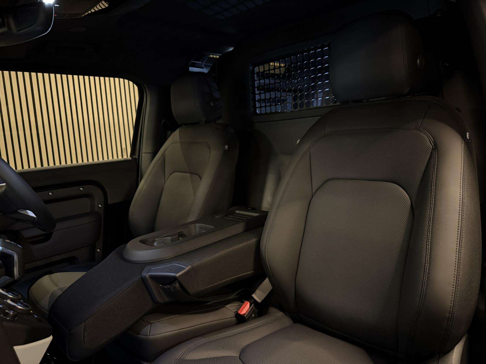 2025 LAND ROVER DEFENDER 90 2025 LAND ROVER DEFENDER 90