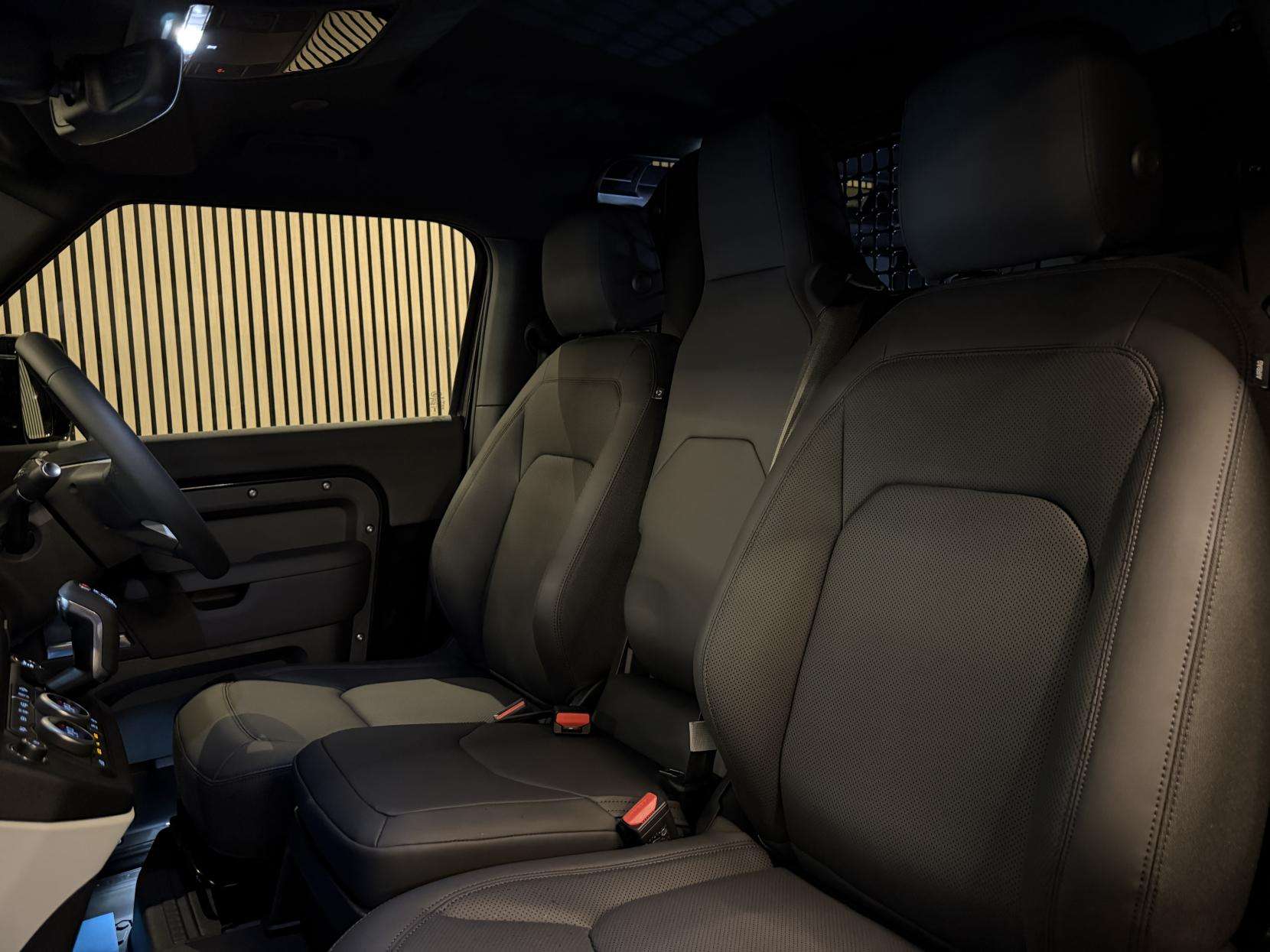 2025 LAND ROVER DEFENDER 90 2025 LAND ROVER DEFENDER 90