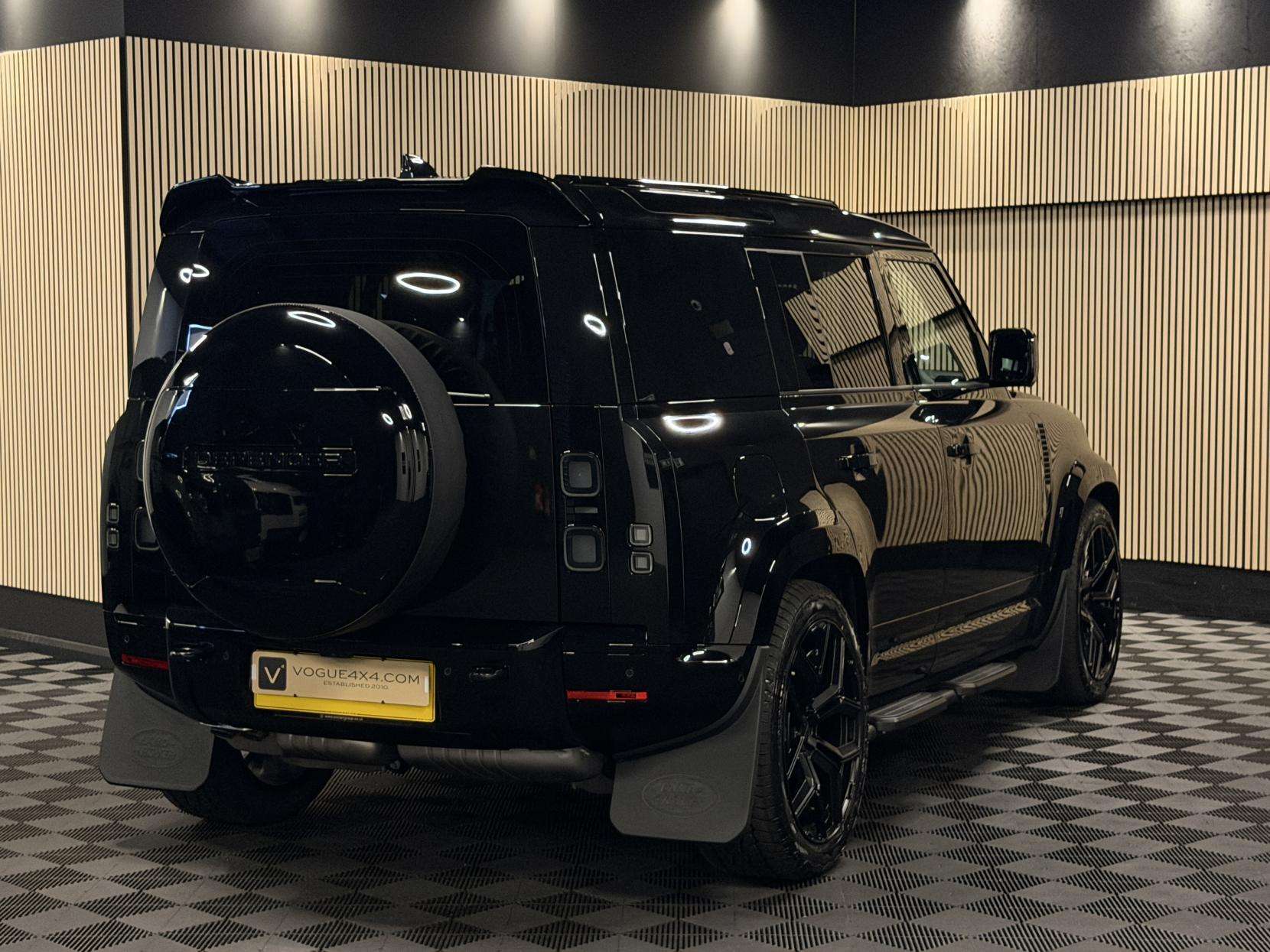A 2026 LAND ROVER DEFENDER 110 3.0 D250 MHEV X-Dynamic SE Hard Top SUV 5dr Diesel Auto 4WD Euro 6 (s/s) (250 ps) A 2026 LAND ROVER DEFENDER 110 3.0 D250 MHEV X-Dynamic SE Hard Top SUV 5dr Diesel Auto 4WD Euro 6 (s/s) (250 ps)