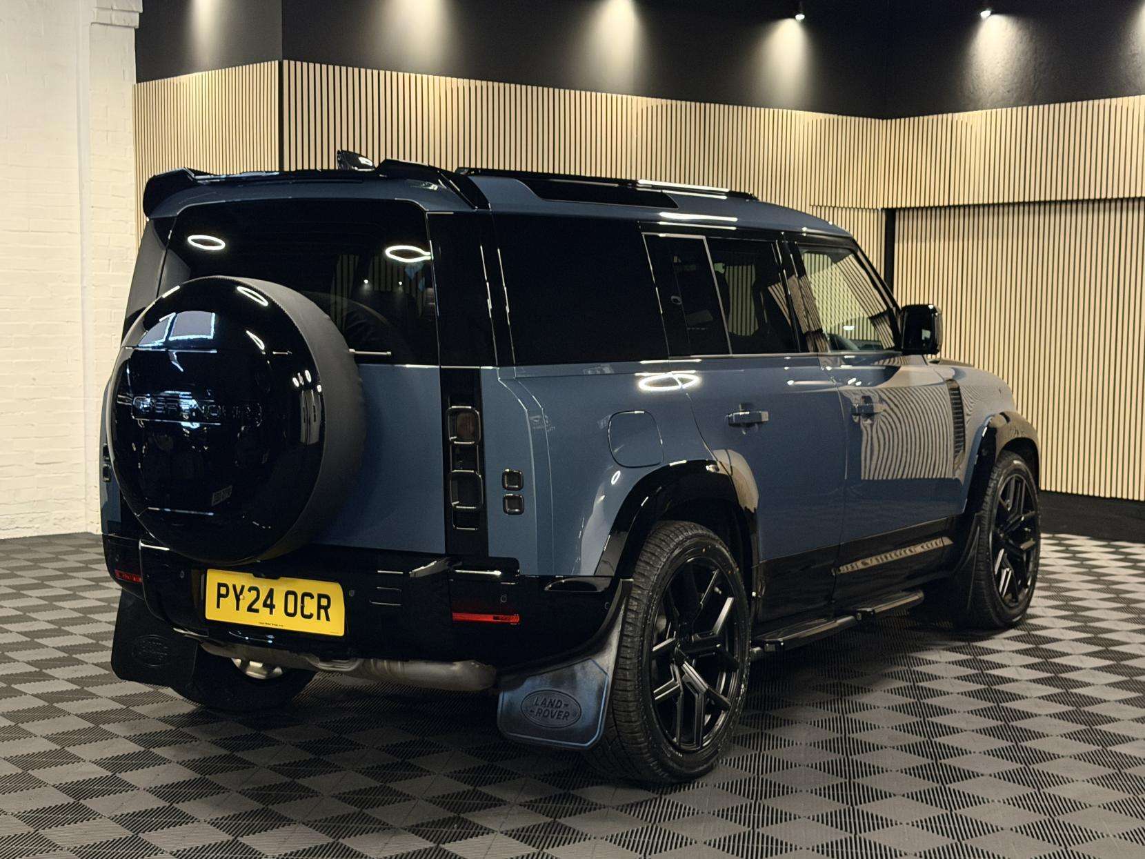 A 2024 LAND ROVER DEFENDER 110 3.0 D250 MHEV SE Hard Top SUV 5dr Diesel Auto 4WD MWB Euro 6 (s/s) (250 ps) A 2024 LAND ROVER DEFENDER 110 3.0 D250 MHEV SE Hard Top SUV 5dr Diesel Auto 4WD MWB Euro 6 (s/s) (250 ps)