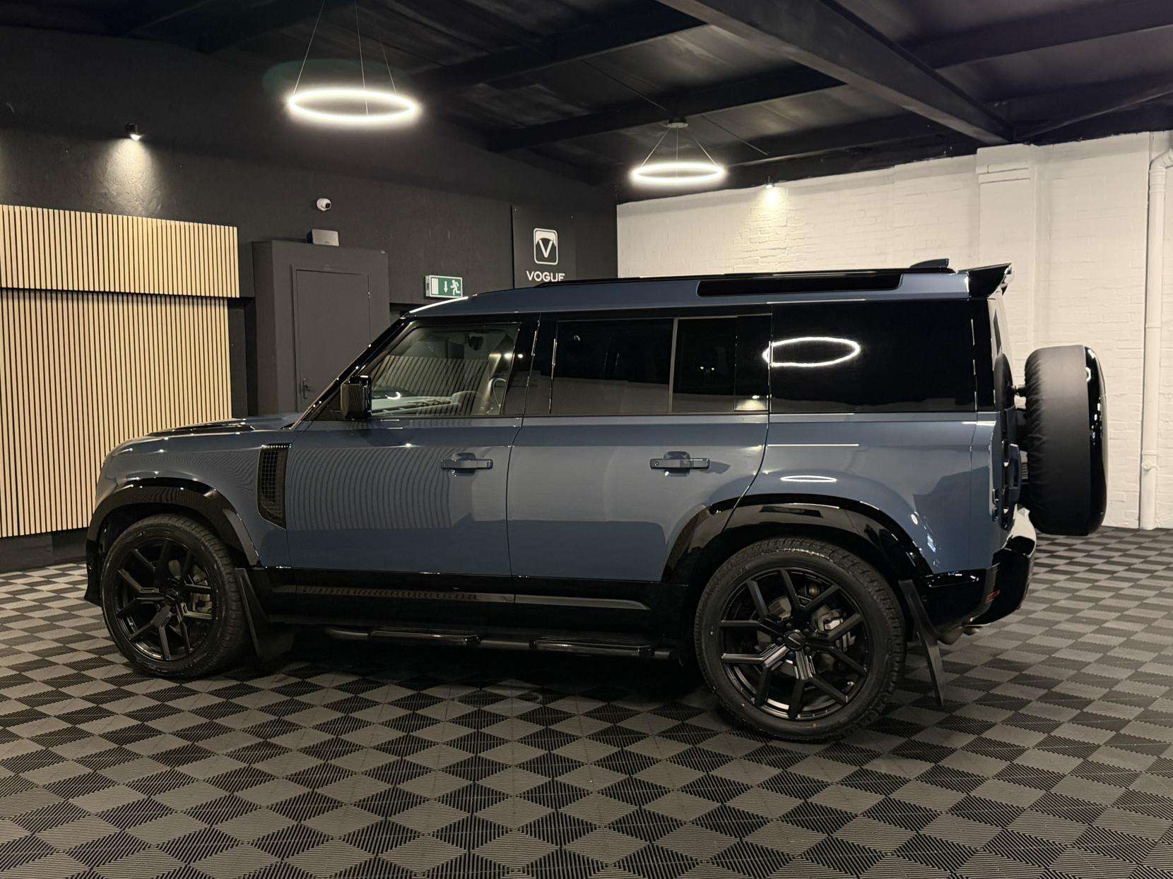 2024 LAND ROVER DEFENDER 110 2024 LAND ROVER DEFENDER 110